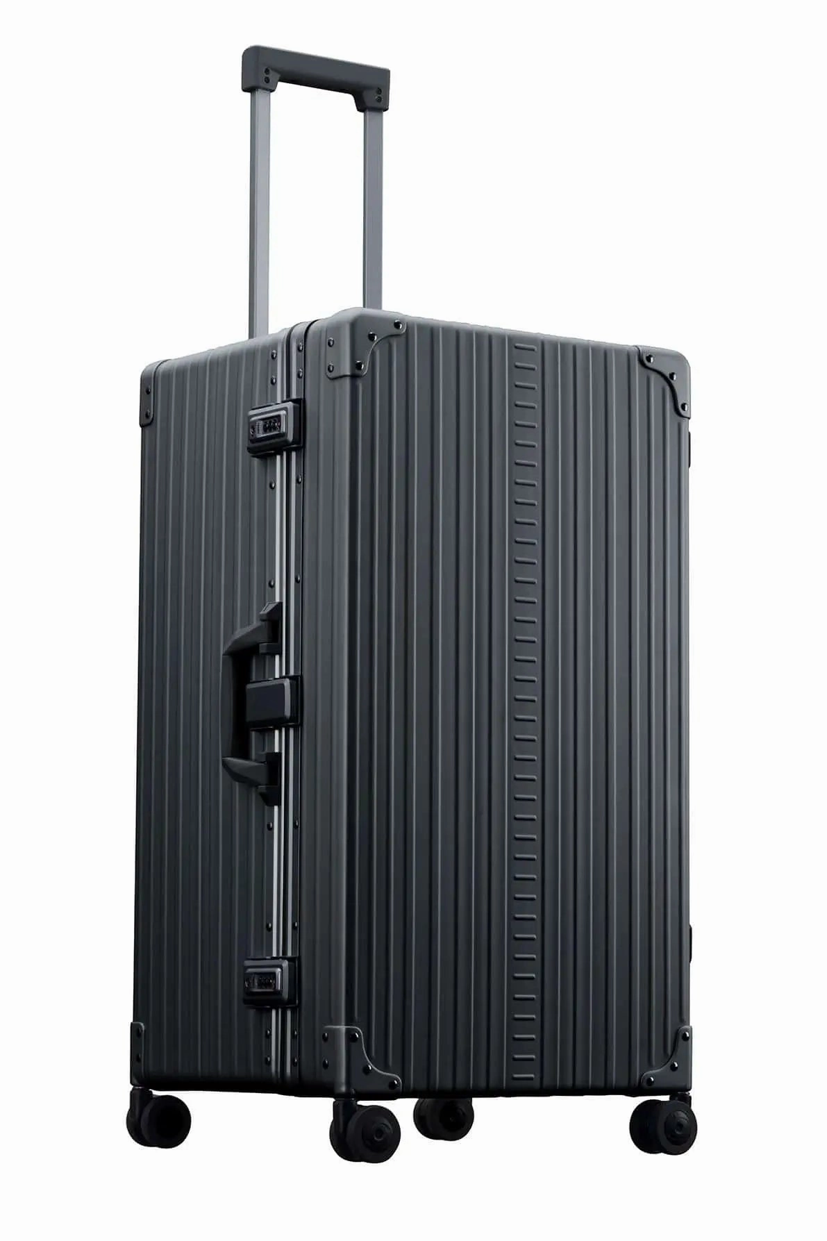 30" International Trunk Checked Aluminum Spinner