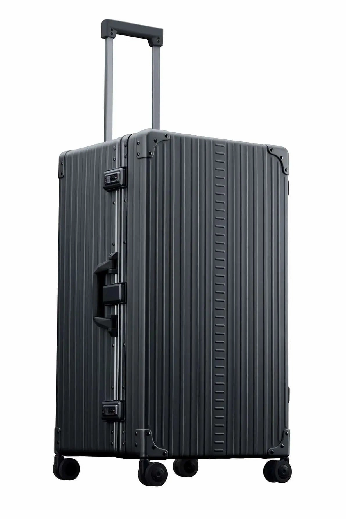 30" International Trunk Checked Aluminum Spinner
