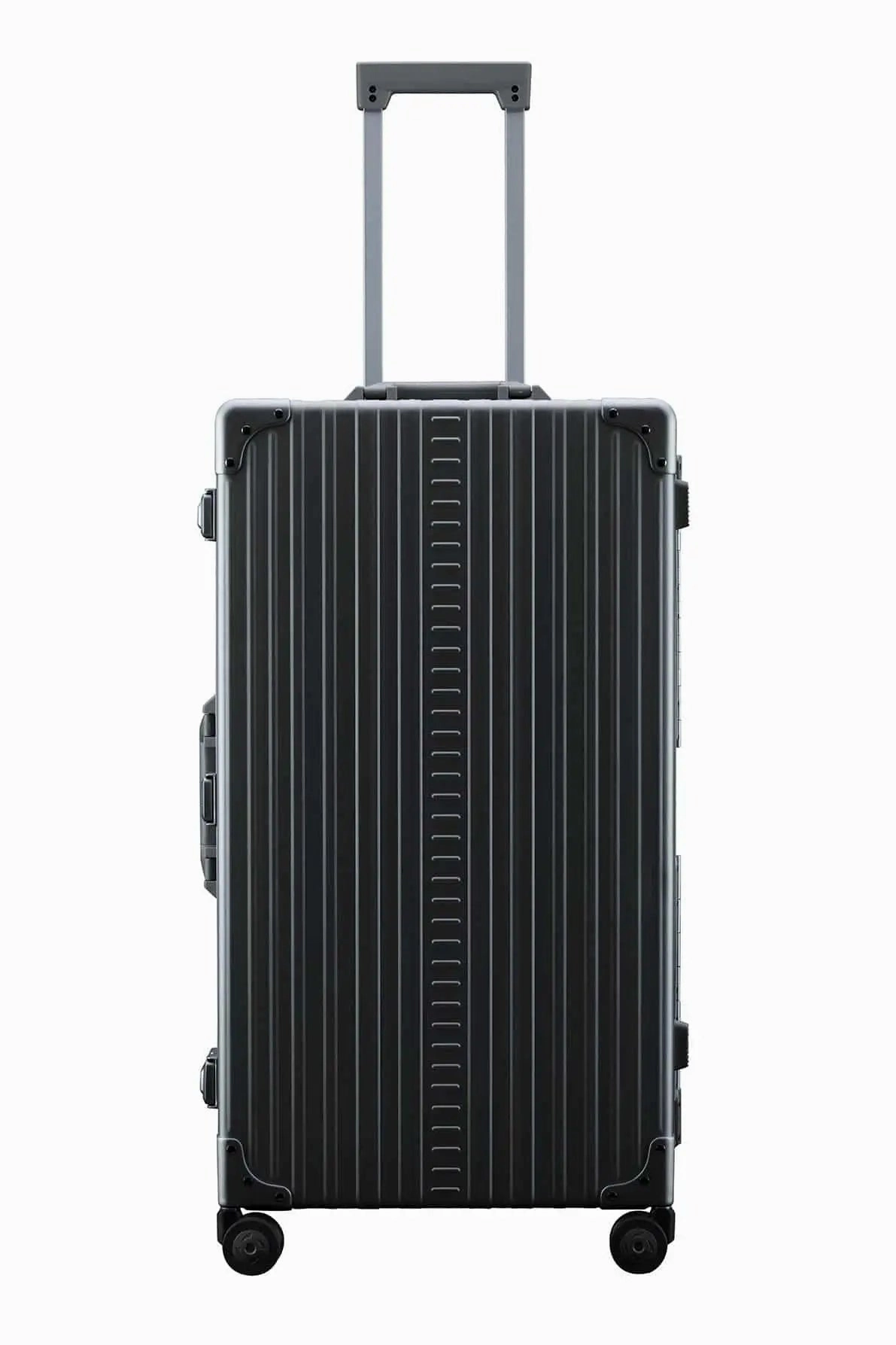 30" International Trunk Checked Aluminum Spinner