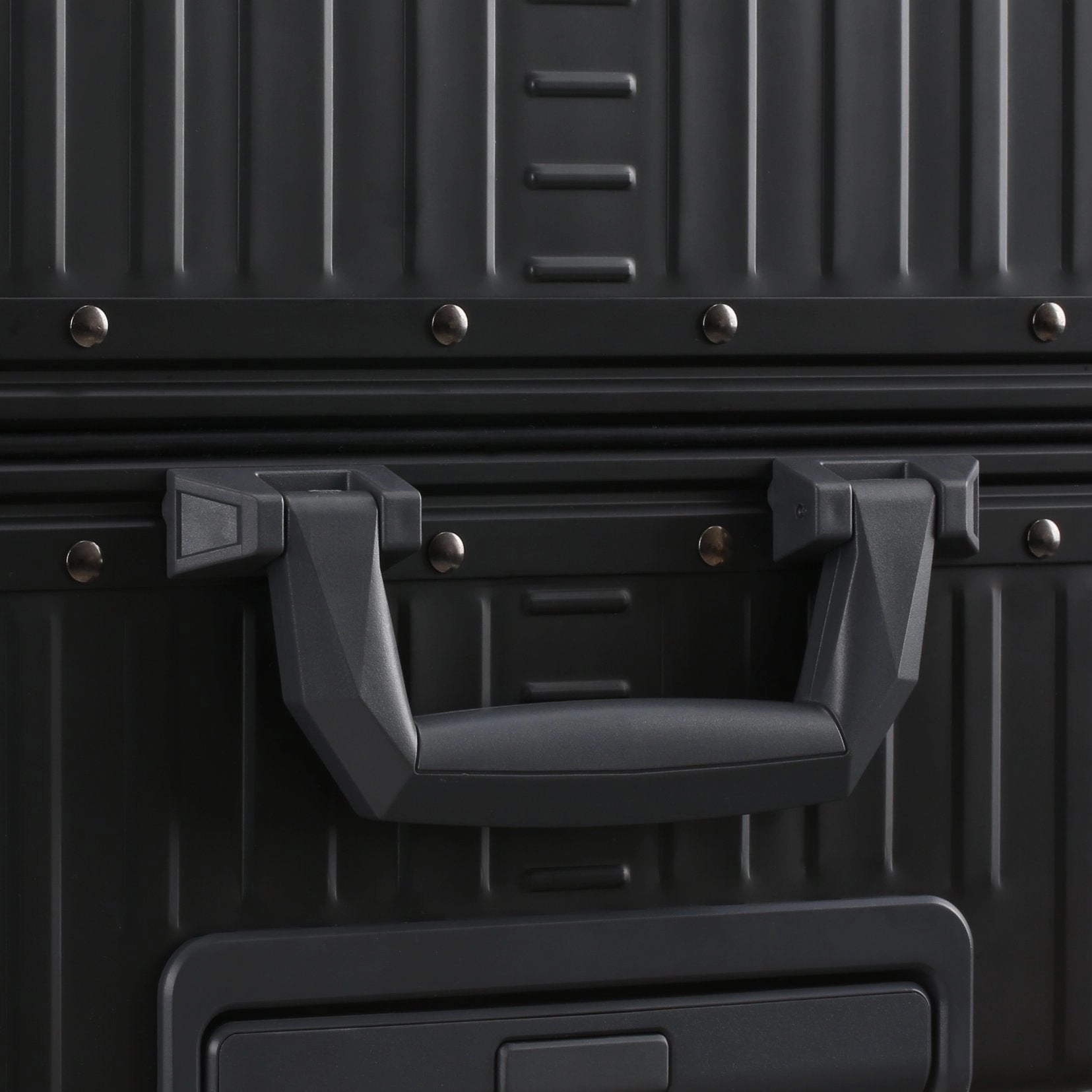 Aleon Classic 21" 4-Wheel Carry-On Luggage