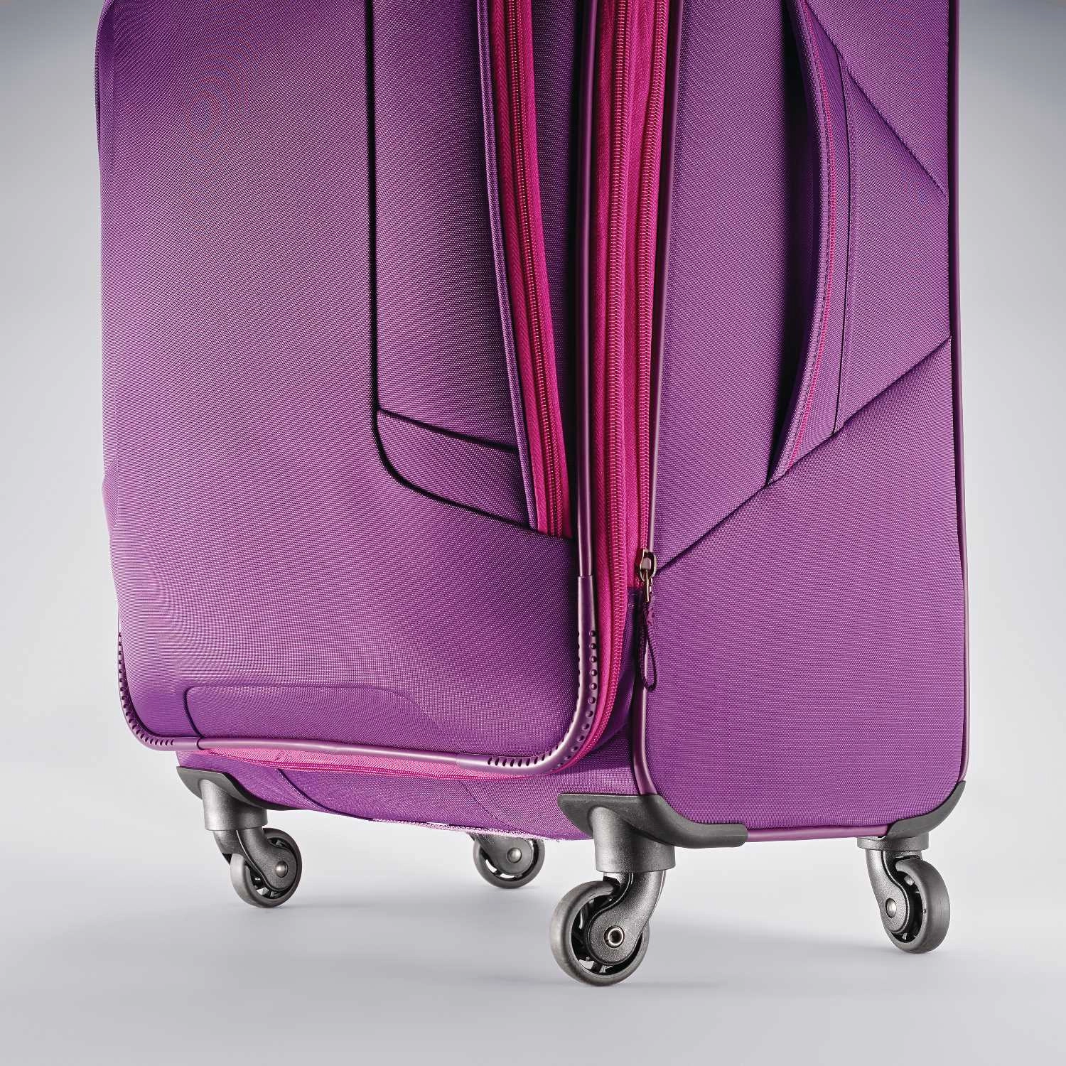 American Tourister 4 KIX 25" 4-Wheel Medium Luggage