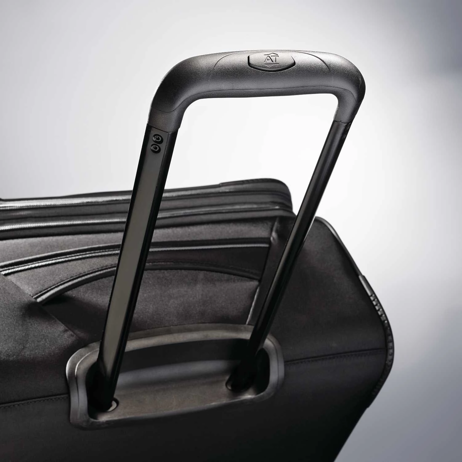 American Tourister 4 KIX 25" 4-Wheel Medium Luggage
