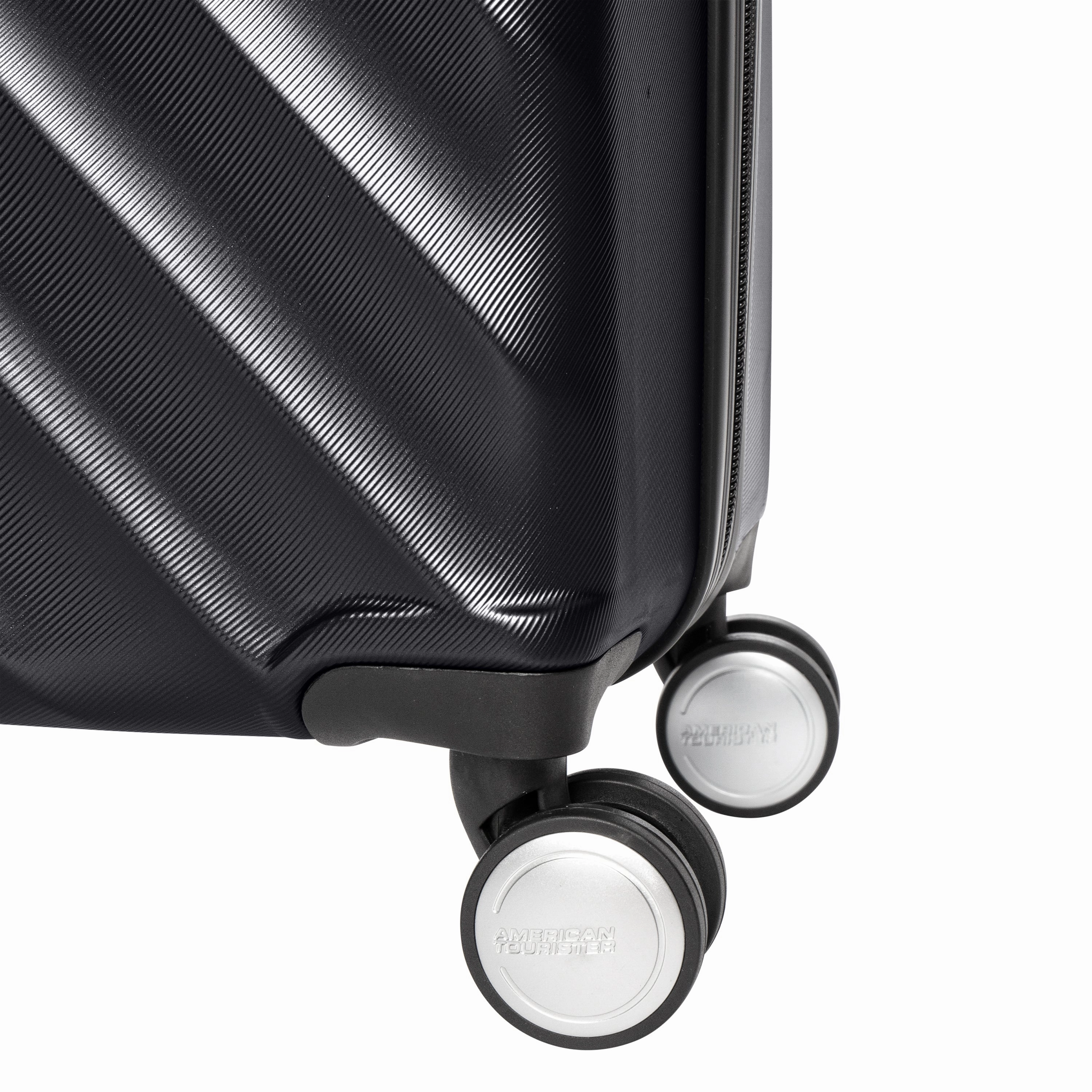 American Tourister Crave Collection Medium Expandable Spinner Luggage