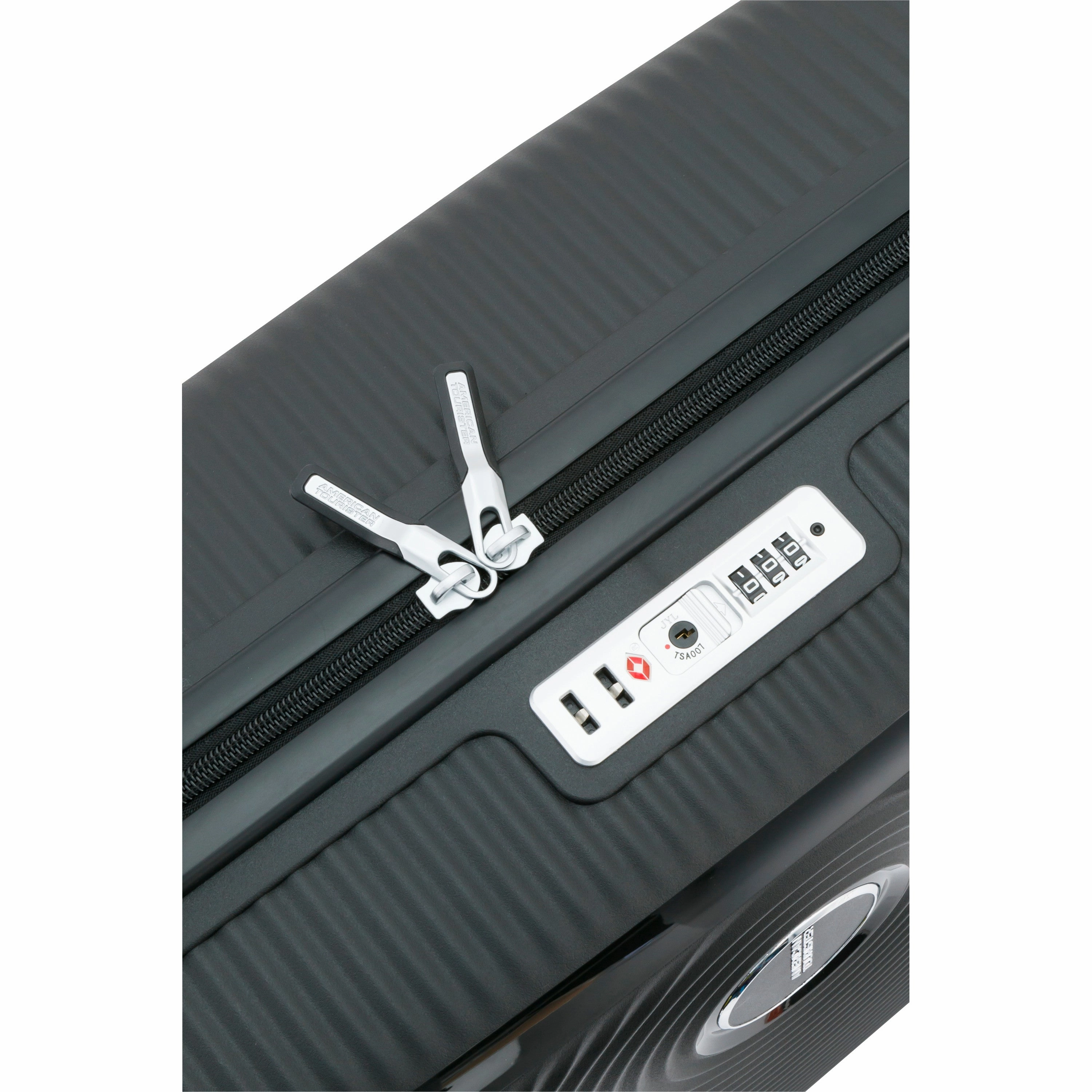 American Tourister Curio 25" 4-Wheel Medium Luggage