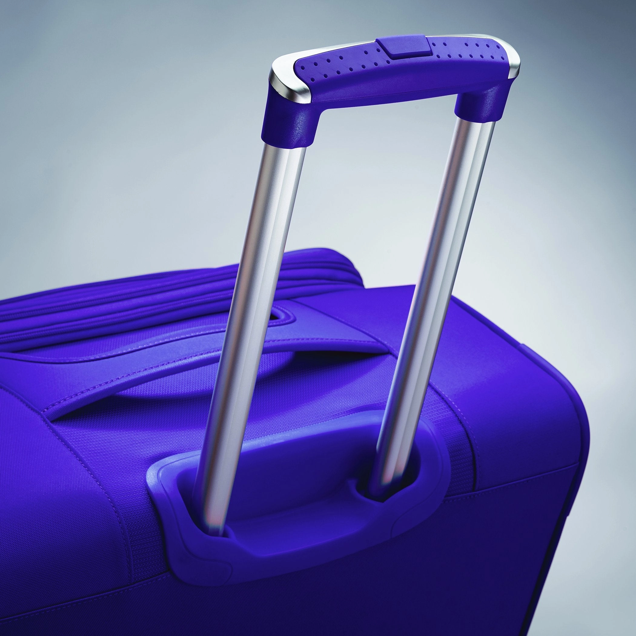 American Tourister Ilite Max 25" 4-Wheel Medium Luggage