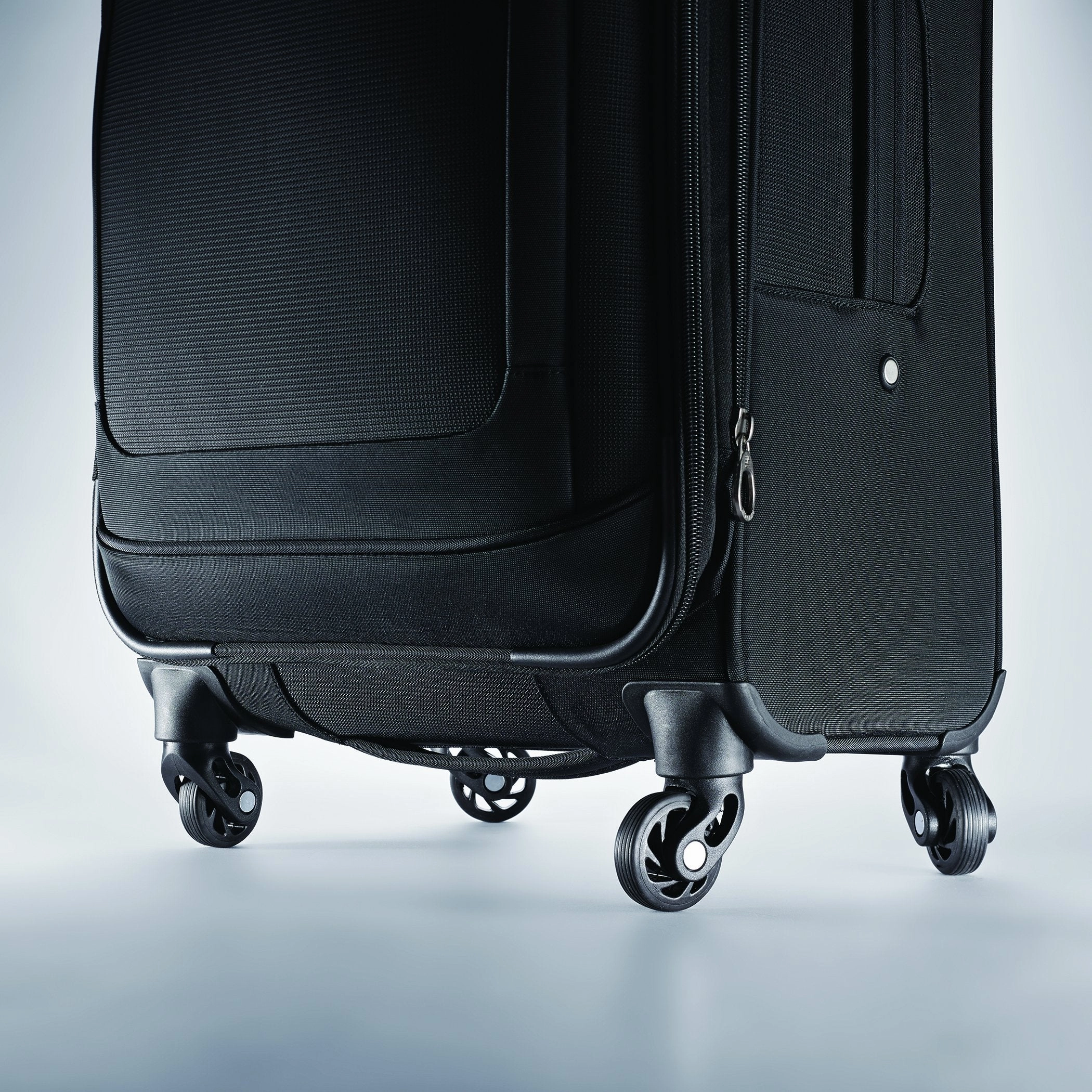 American Tourister Ilite Max 25" 4-Wheel Medium Luggage
