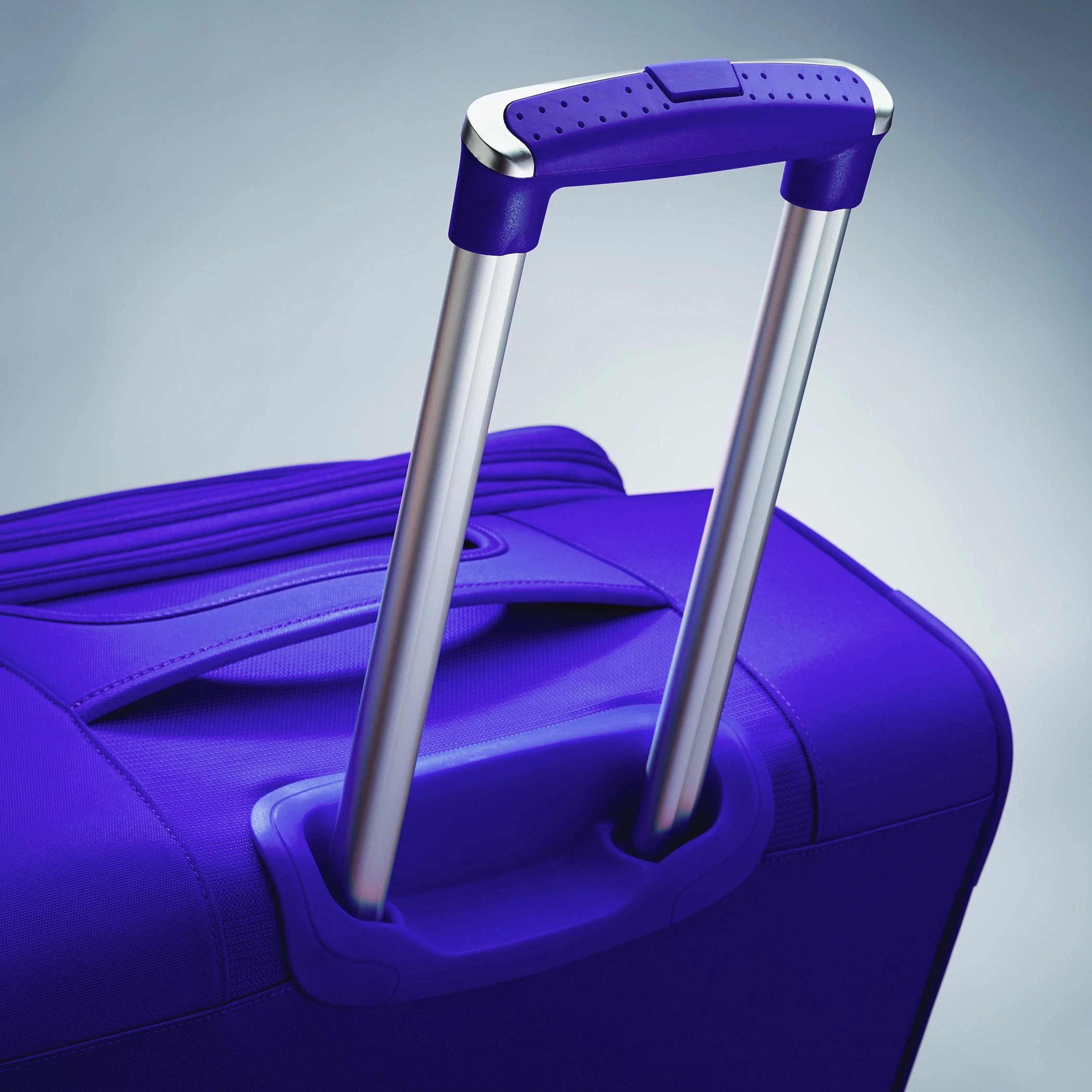 American Tourister Ilite Max 25" 4-Wheel Medium Luggage