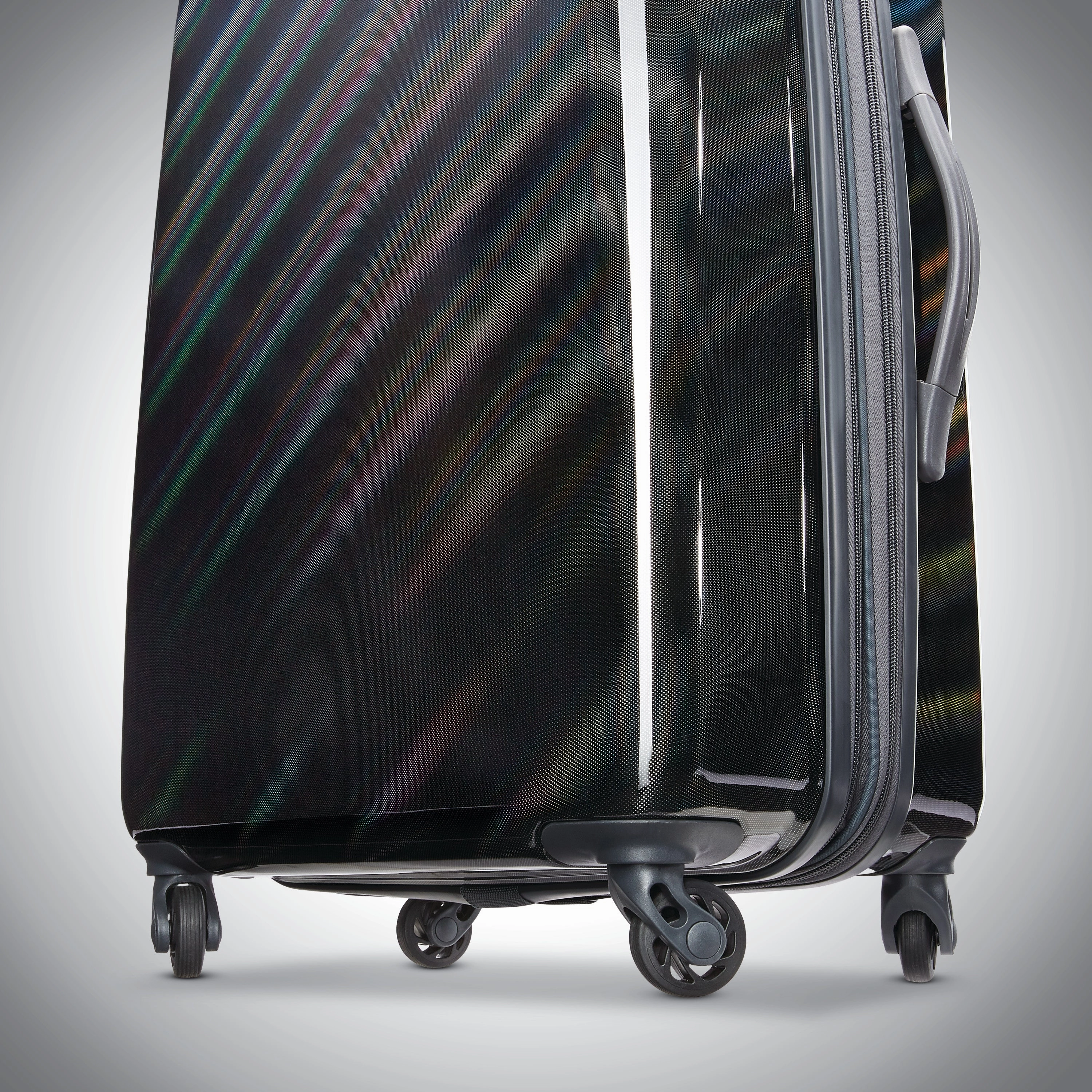 American Tourister Moonlight 21" Hardside Spinner