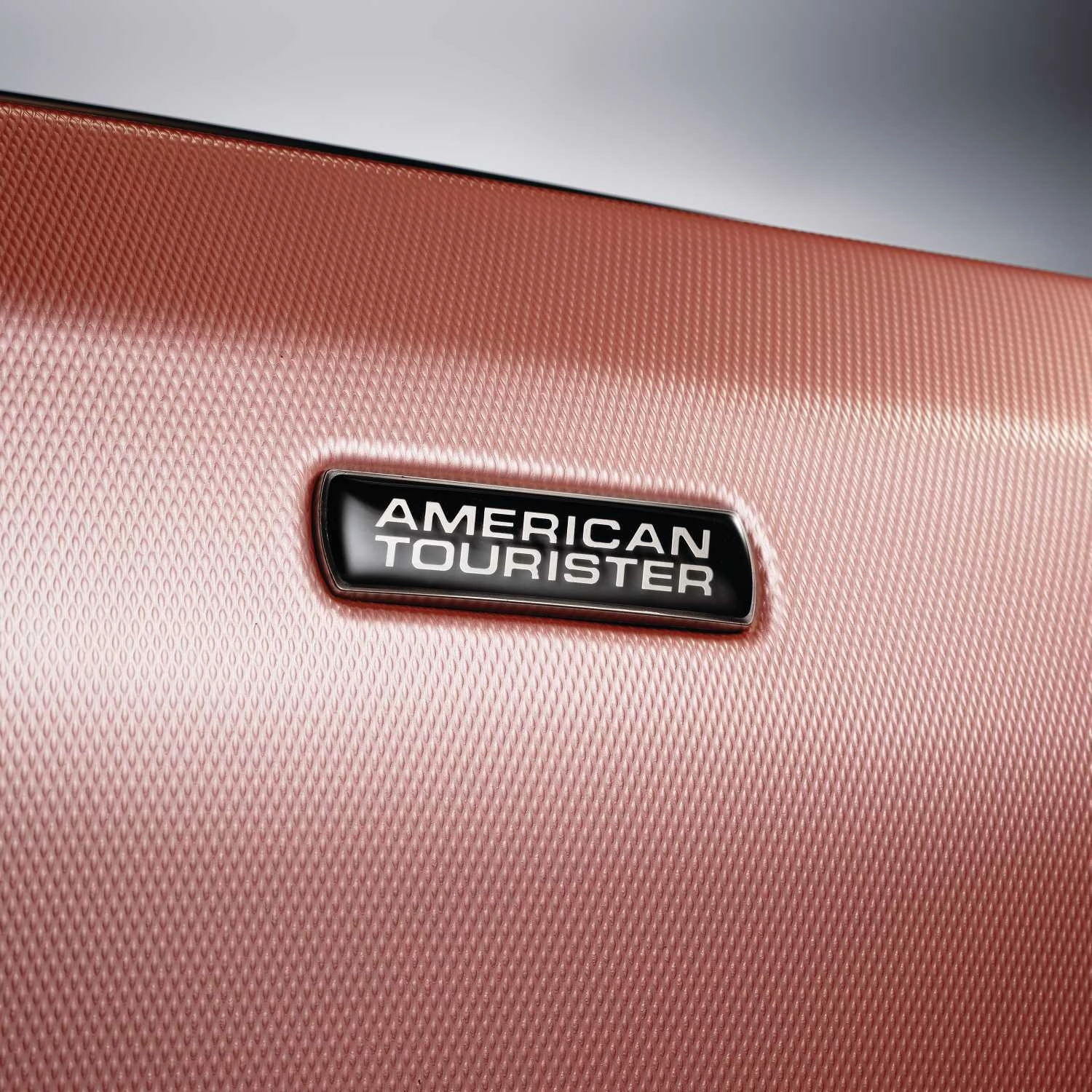 American Tourister Moonlight 21" Hardside Spinner