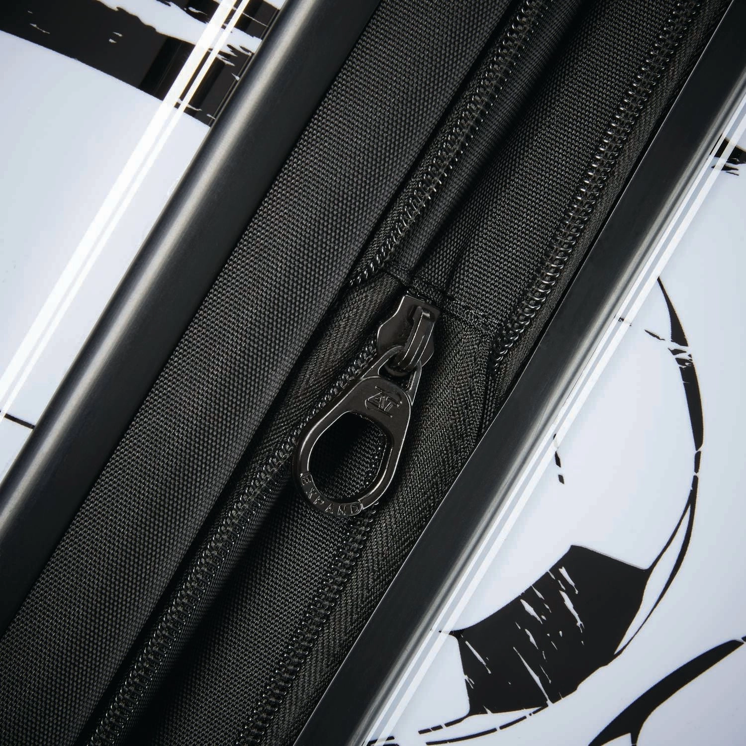 American Tourister Moonlight 21" Hardside Spinner