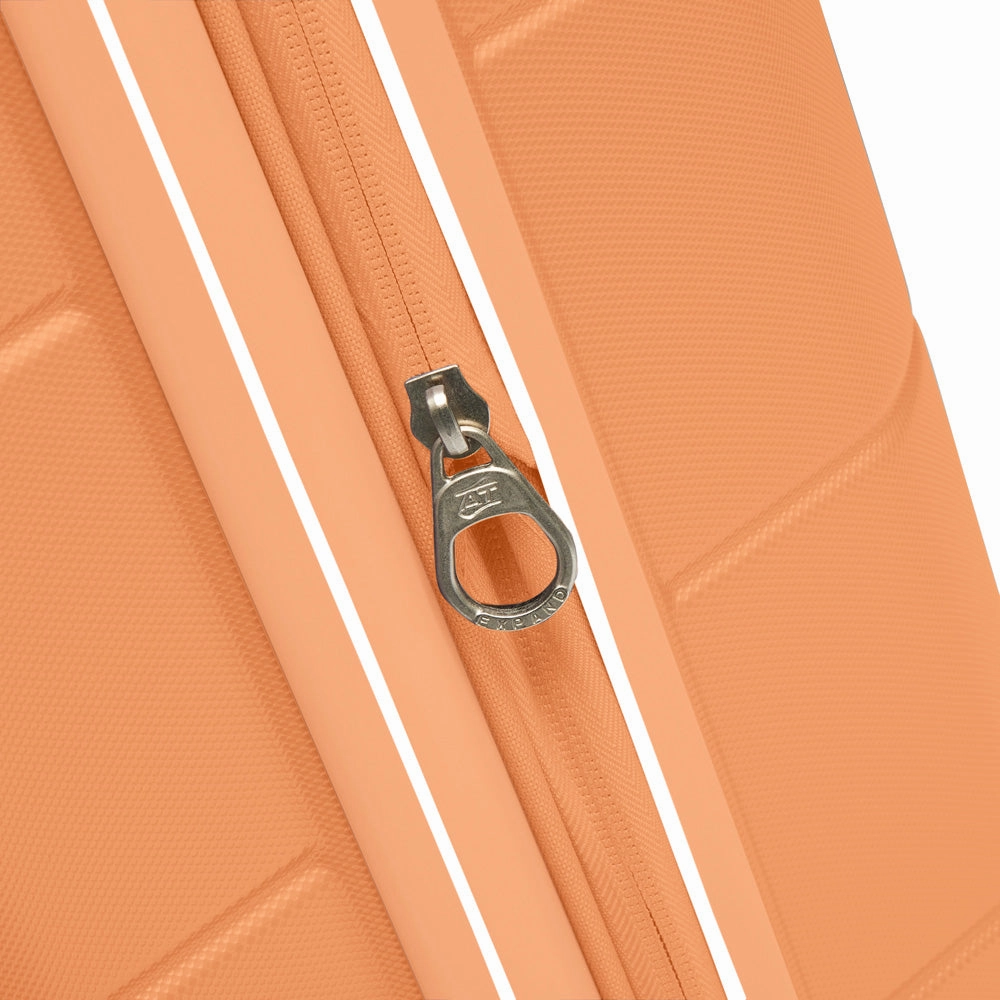 American Tourister Stratum 2.0 Medium 24" Hardside Spinner Luggage