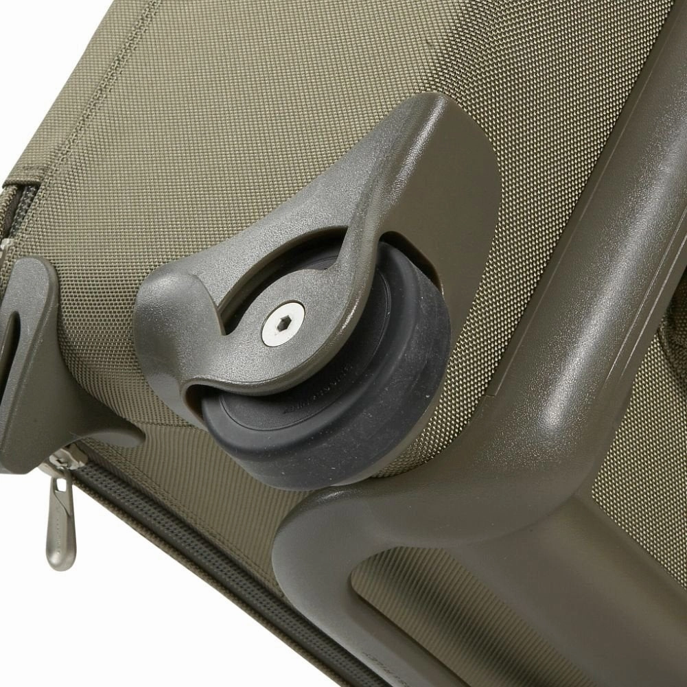 Briggs & Riley Baseline 20 Carry On Expandable Upright