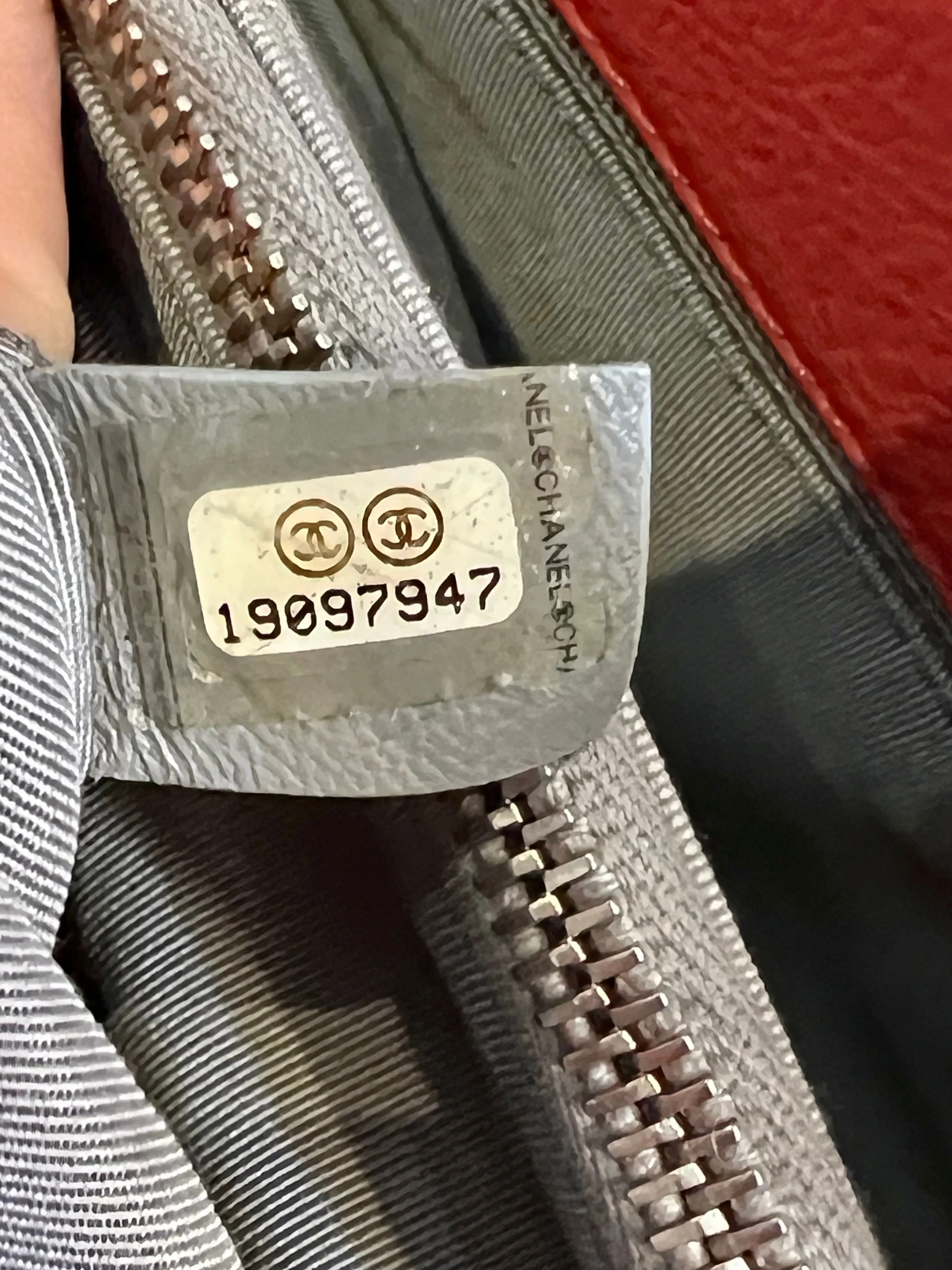 CHANEL PEBBLED LEATHER LARGE EXECUTIVE TOTE BAG WITH SHOULDER STRAP