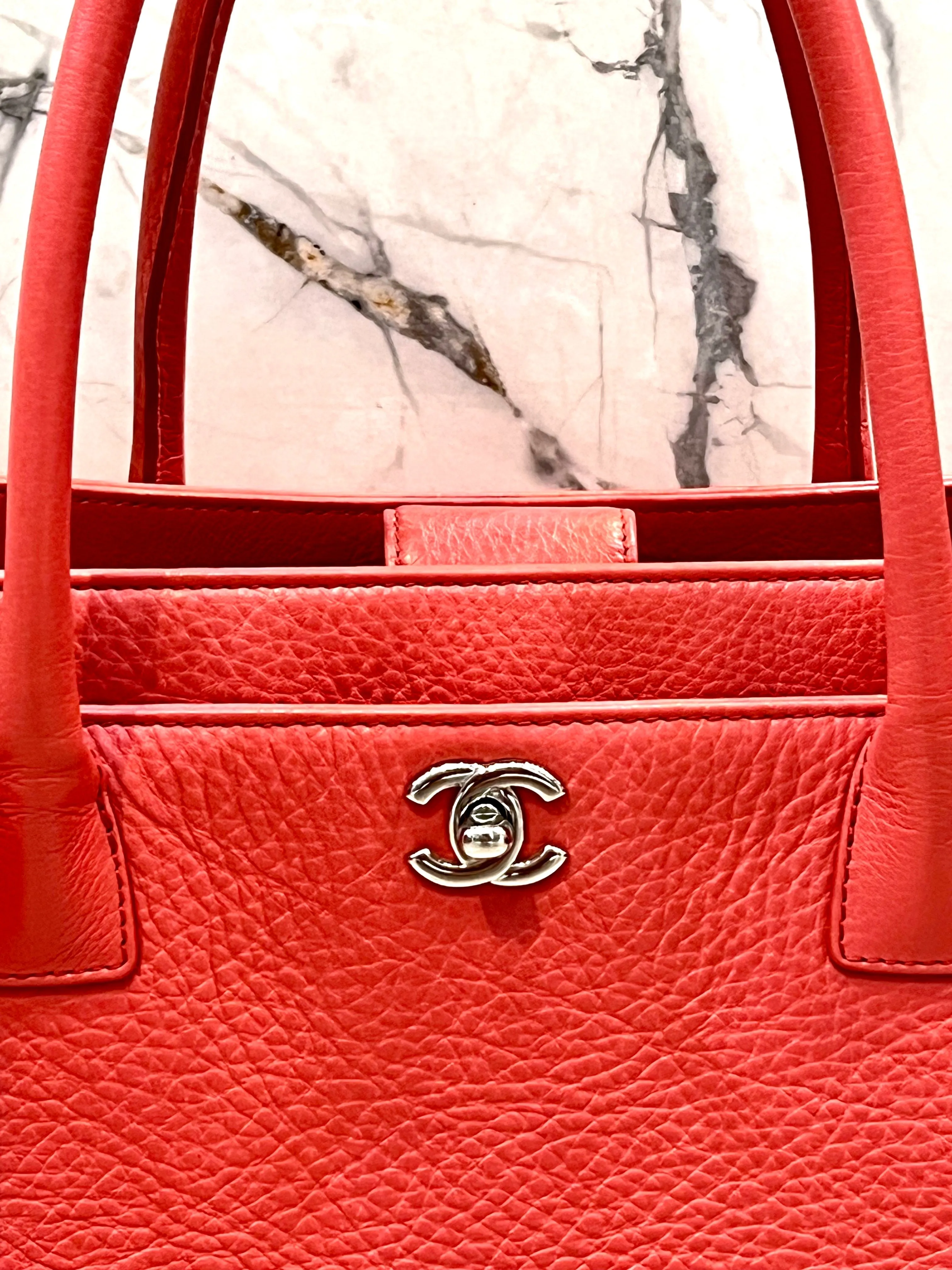 CHANEL PEBBLED LEATHER LARGE EXECUTIVE TOTE BAG WITH SHOULDER STRAP