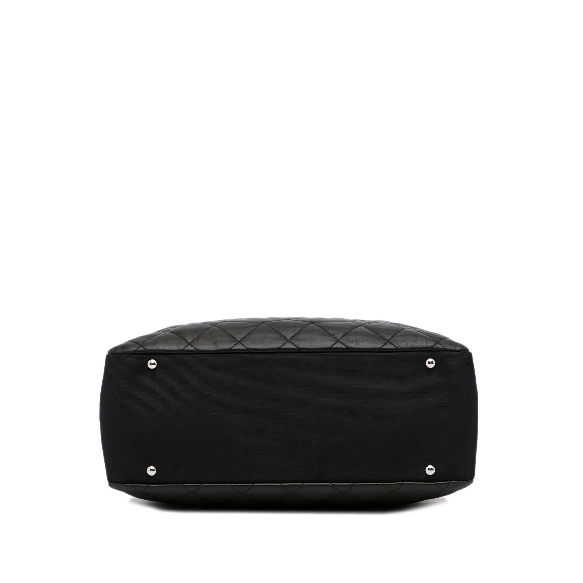 Chanel Quilted Lambskin CC Shoulder Bag (SHG-xnwCwL)