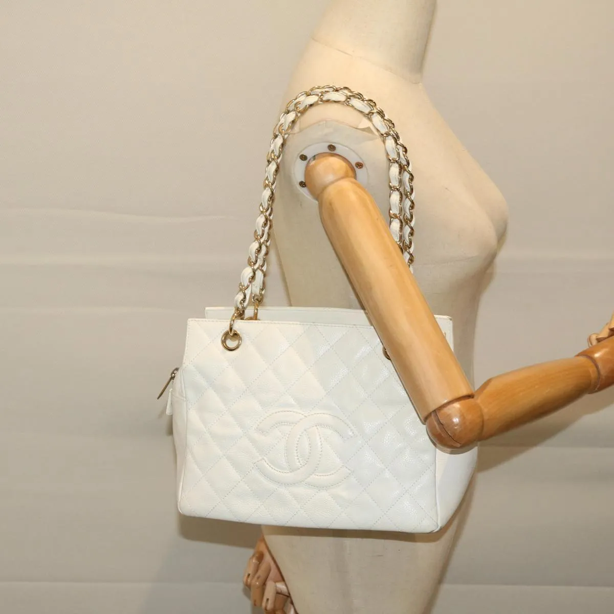 CHANEL Shopping Shoulder Bag