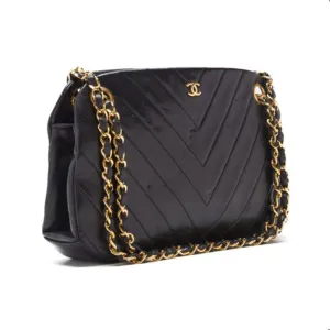 CHANEL V-stick Chain Shoulder  Black  Shoulder Bag Mini Shoulder Bag  Bag Hybrid ?? Delivery?? Khao Yamamoto Online