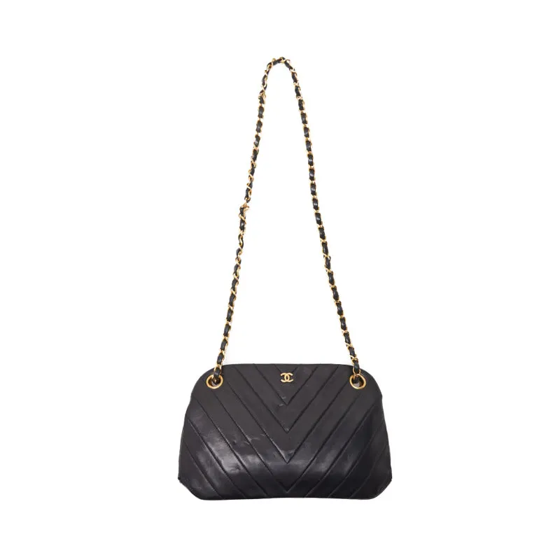 CHANEL V-stick Chain Shoulder  Black  Shoulder Bag Mini Shoulder Bag  Bag Hybrid ?? Delivery?? Khao Yamamoto Online