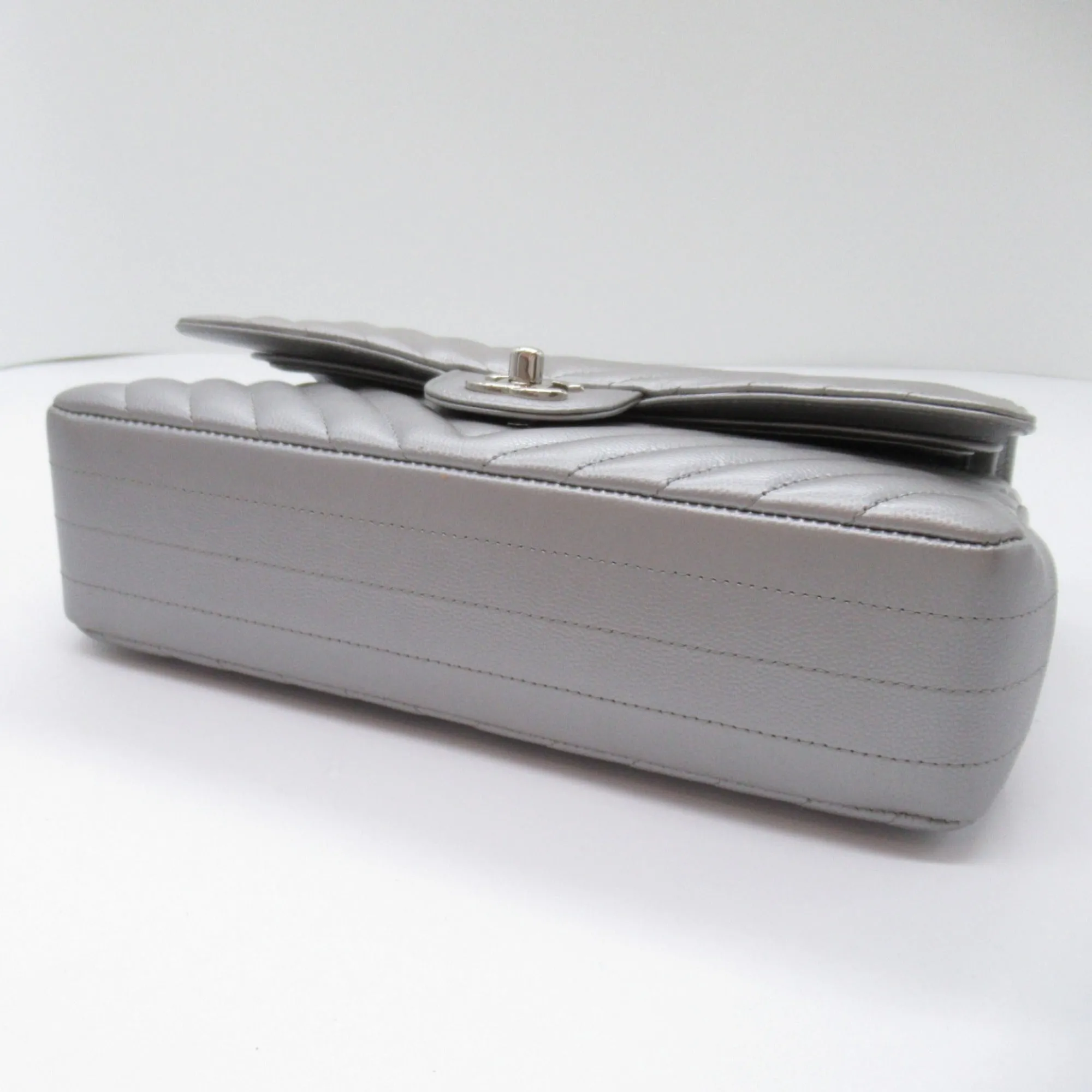 CHANEL V-stitched ChainShoulder Silver Caviar Skin (Grained Calf)