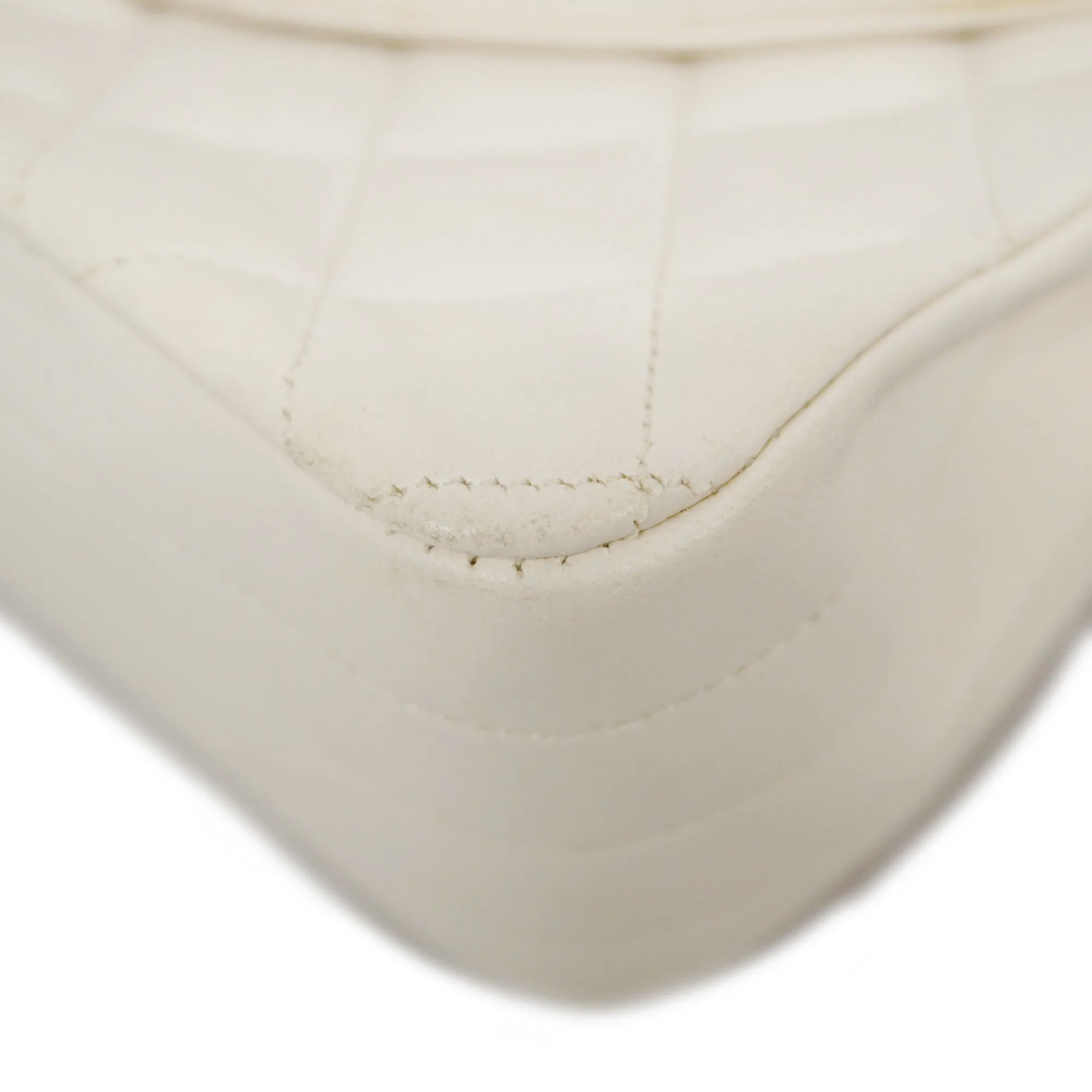 ChanelAuth  Matelasse Chain Shoulder Women's Leather Shoulder Bag White