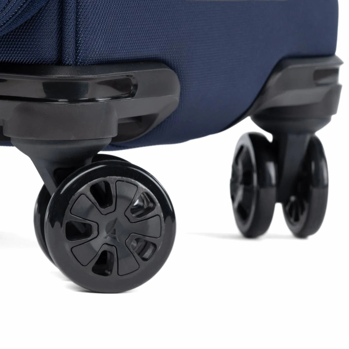 Crew Classic Large Check-in Expandable Spinner