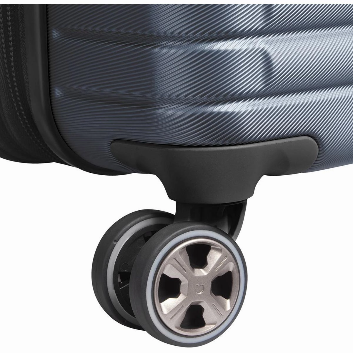 Delsey Cruise 3.0 24" Expandable Spinner