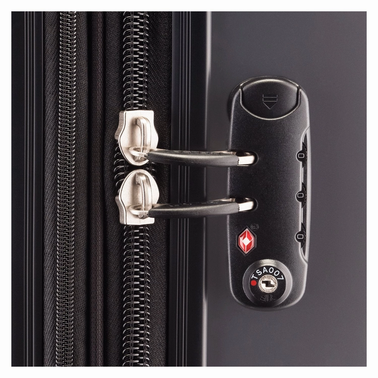 DELSEY Paris Helium Aero 25" 4-Wheel Medium Luggage