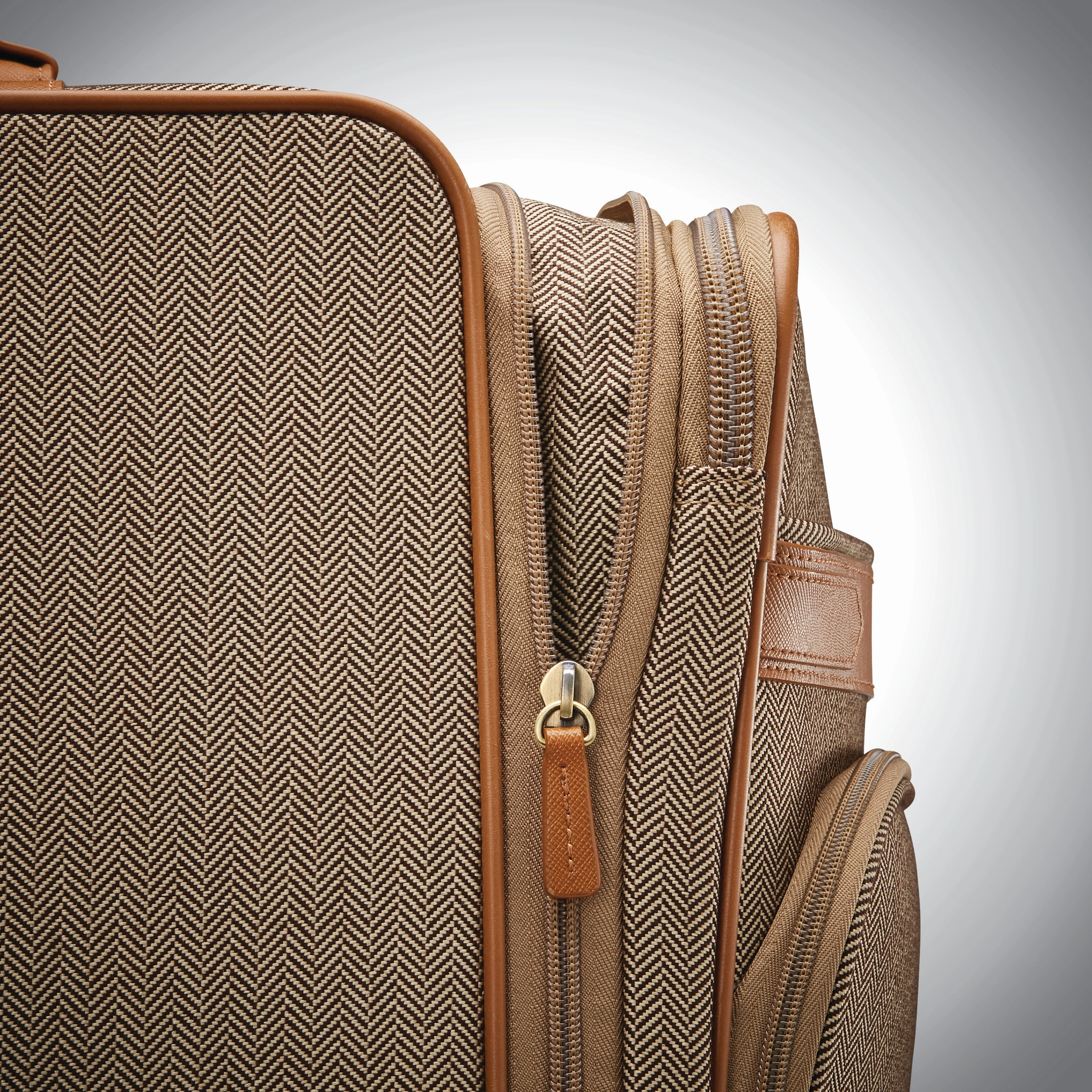 Hartmann Herringbone Deluxe 29" 4-Wheel Large Luggage