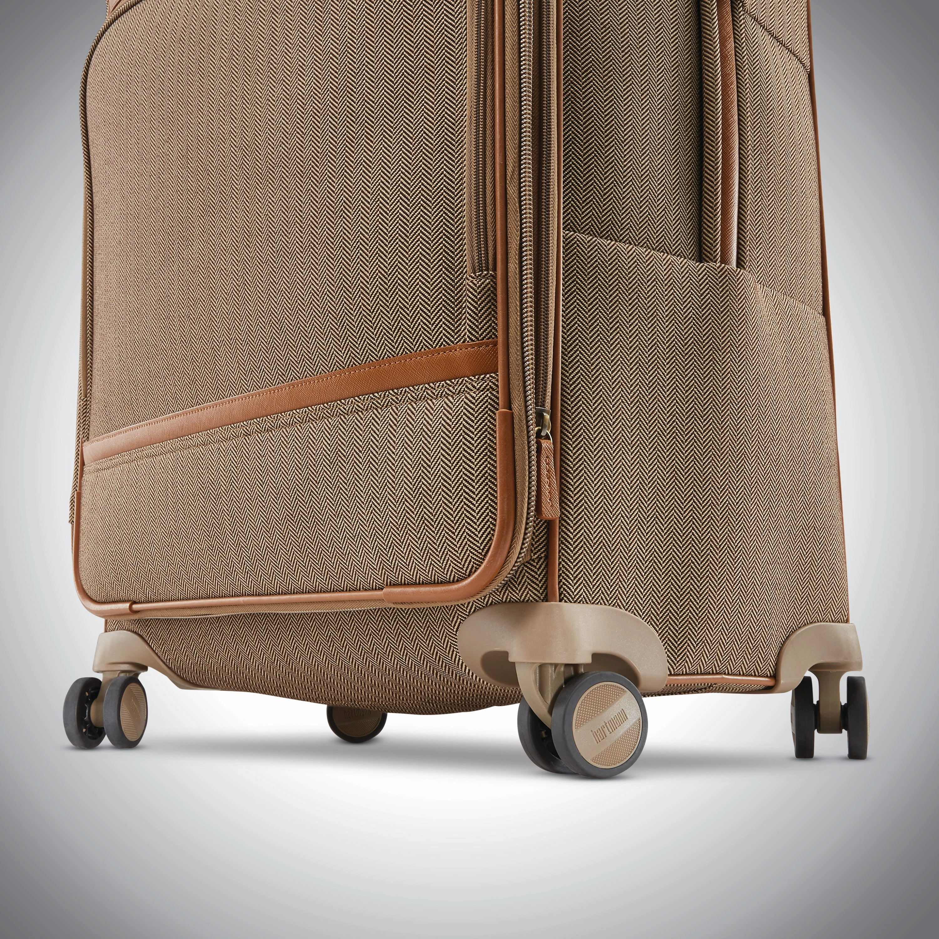 Hartmann Herringbone Deluxe 29" 4-Wheel Large Luggage