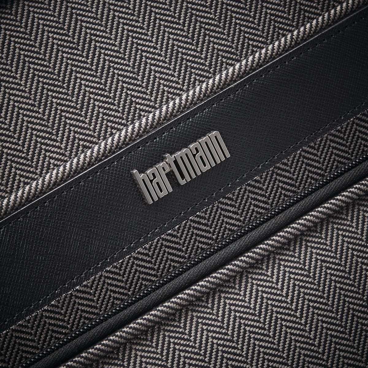 Hartmann Herringbone Deluxe Medium Journey Expandable Spinner