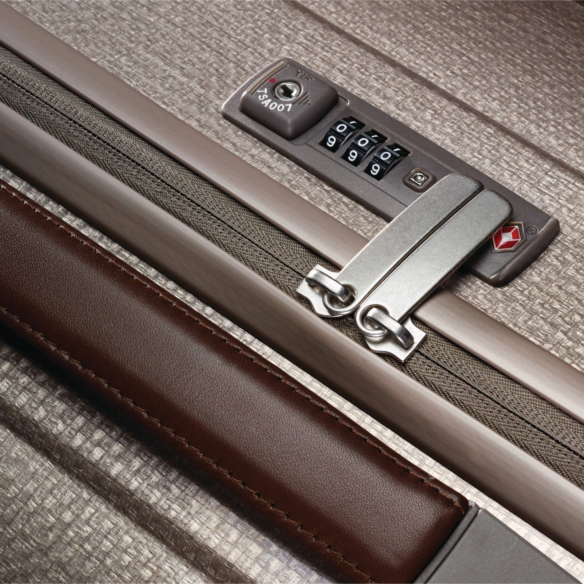 Hartmann InnovAire Global Carry On Spinner