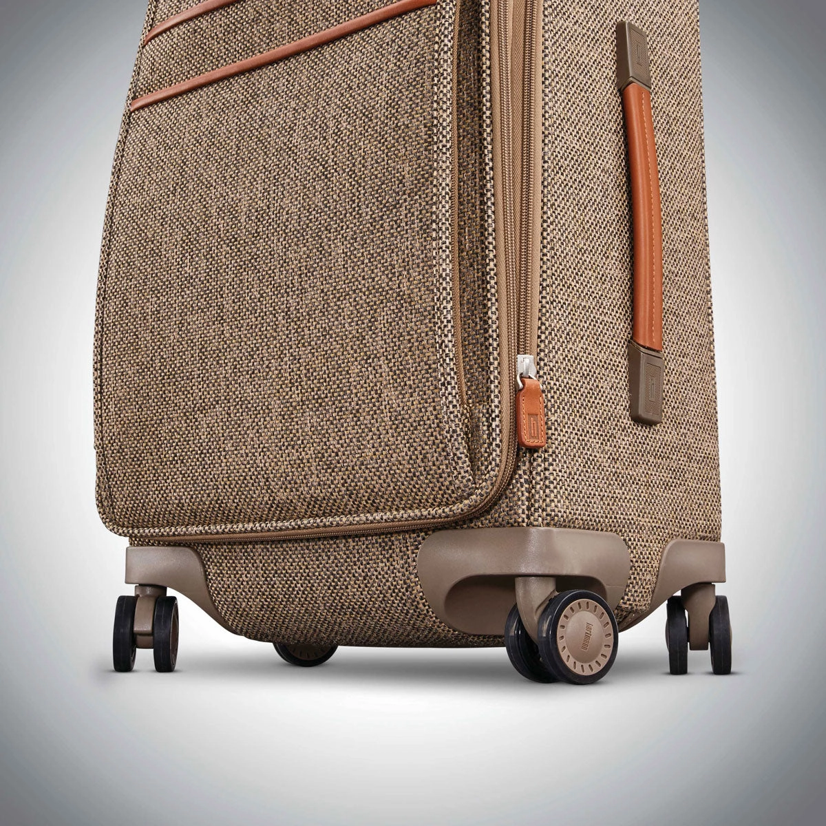 Hartmann Tweed Legend 26" Medium Journey Expandable Spinner