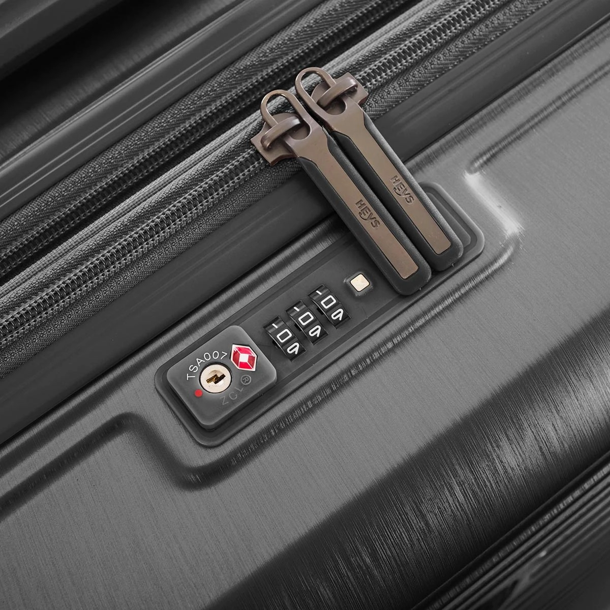 Heys EDGE 30" Expandable Spinner