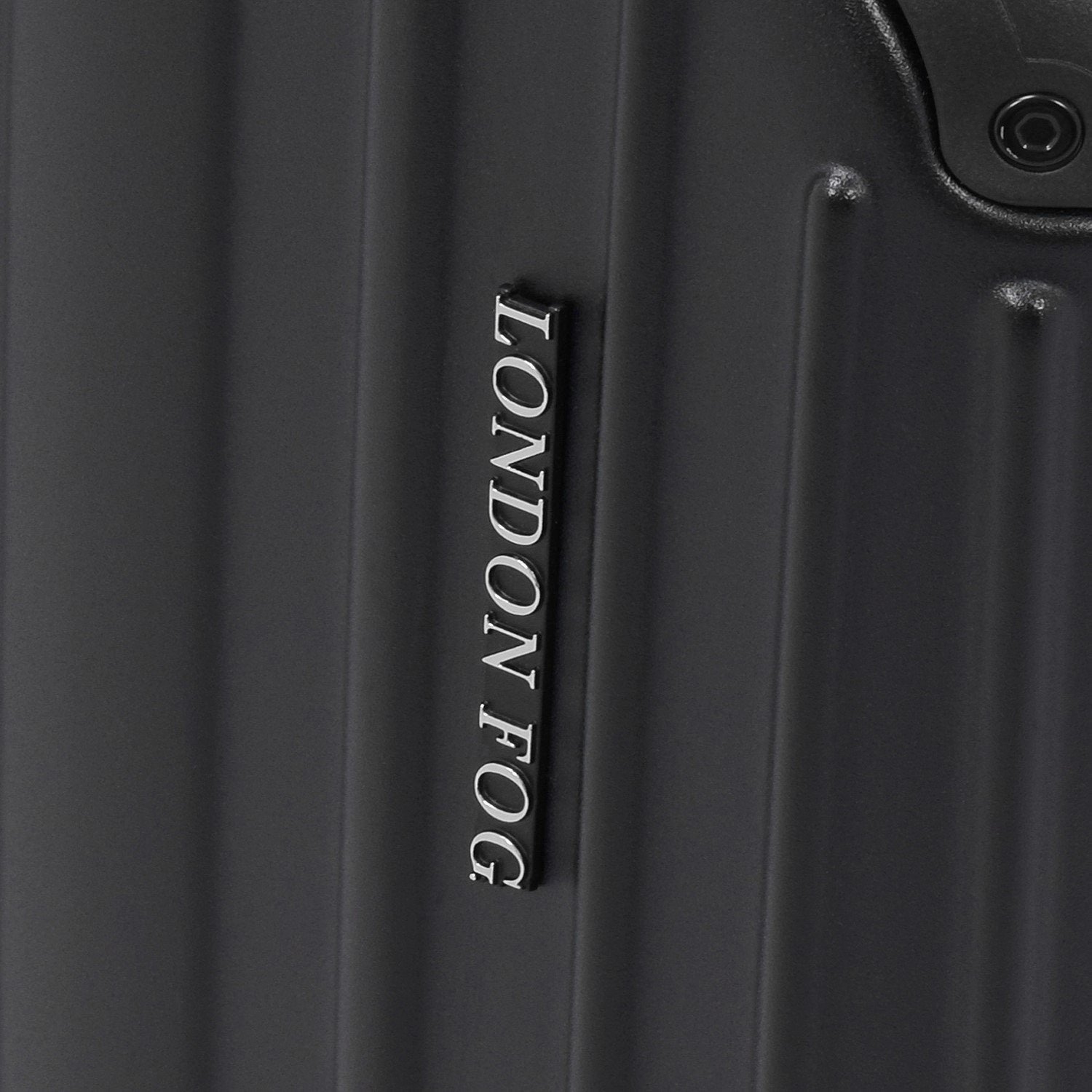 London Fog Heathrow 30" 4-Wheel Large Luggage