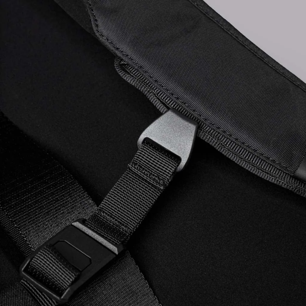 Metro Backpack Pro Backpacks Black | X-Pac VX42