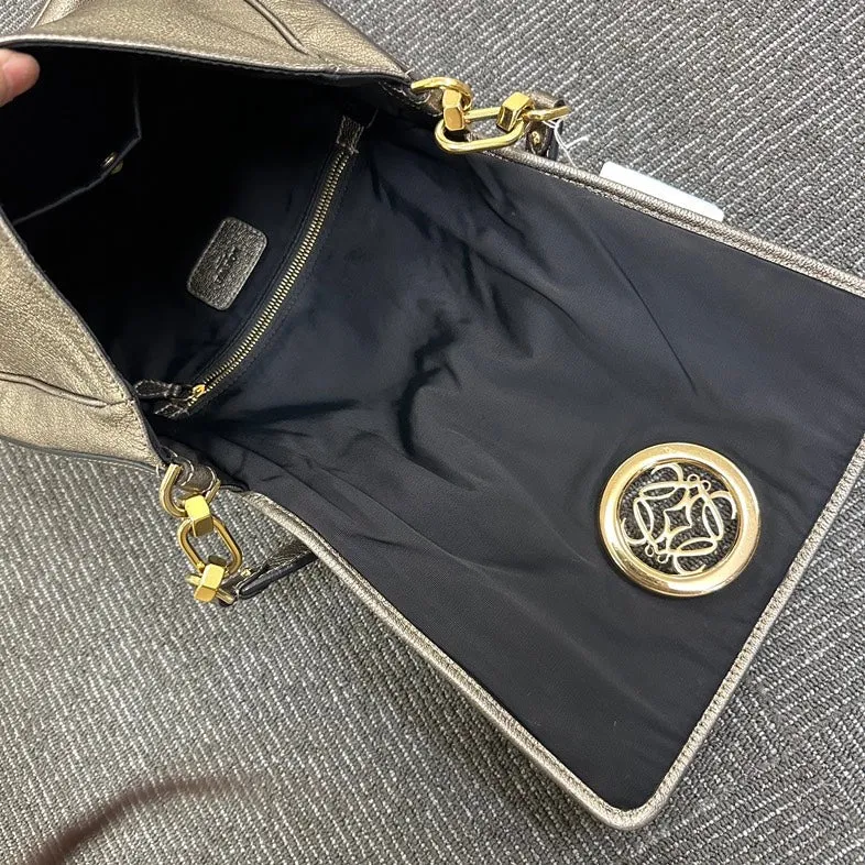 Pre-loved Loewe Leather Metallic Shoulder Bag