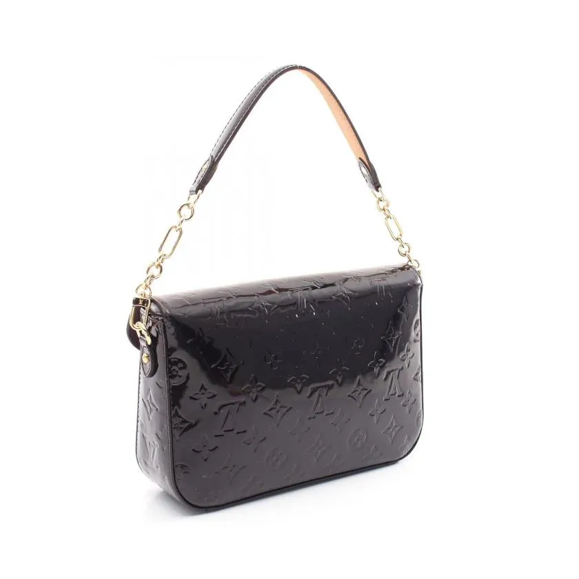 Pre-loved LOUIS VUITTON Rodeo Drive Monogram Vernis Amarante Chain Shoulder Bag Bordeaux