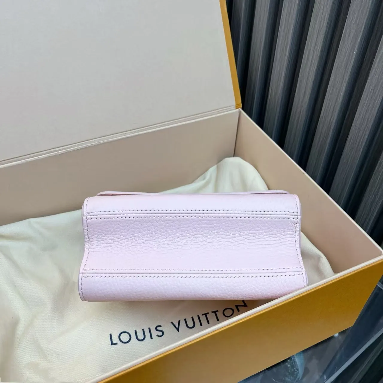 Preloved Louis Vuitton Twist Shoulder Bag Light Pink Leather