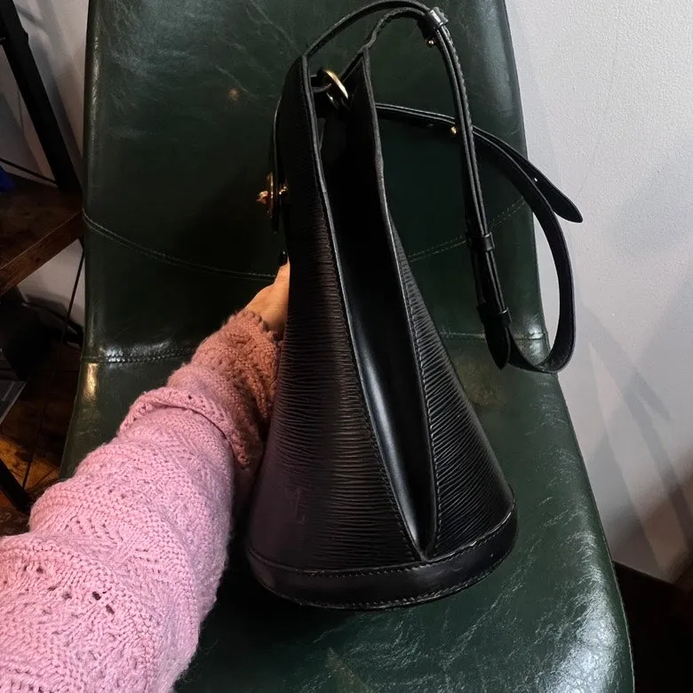 Preloved LV Leather Shoulder Bag AF684