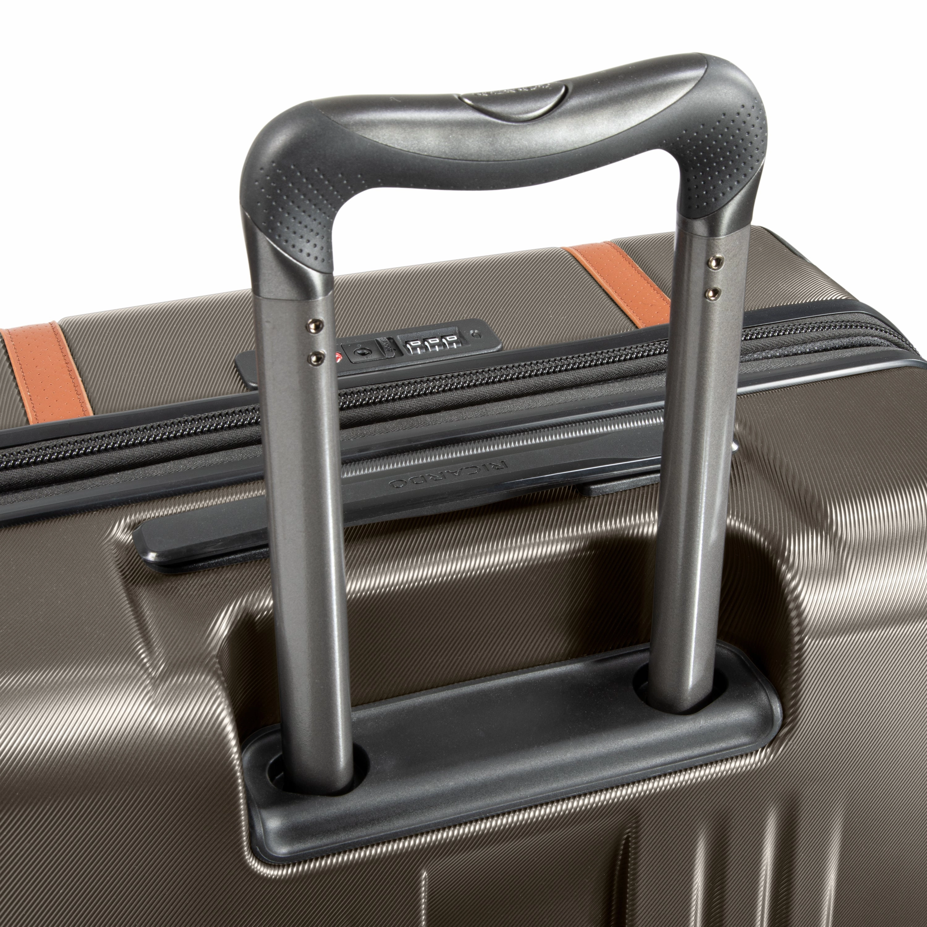 Ricardo Beverly Hills Montecito 2.0 Hardside Medium Check-In Expandable Spinner Luggage