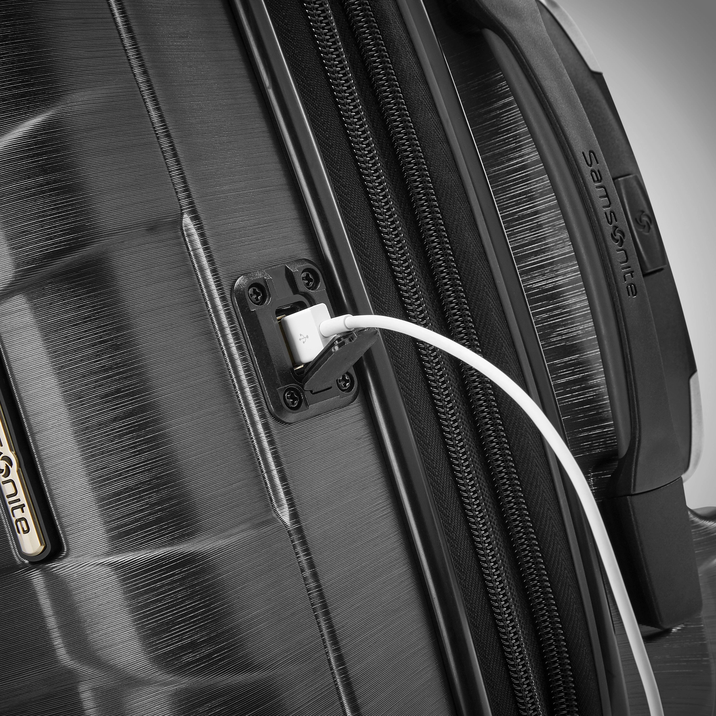 Samsonite Centric 2 Expandable Hardside Luggage with Dual Spinner Wheels