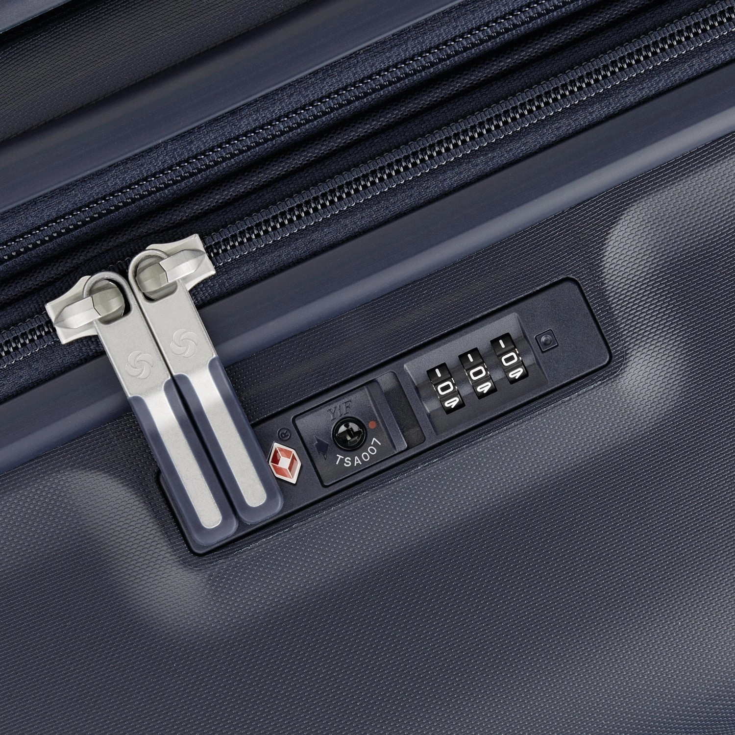 Samsonite Elevation? Plus Large Spinner