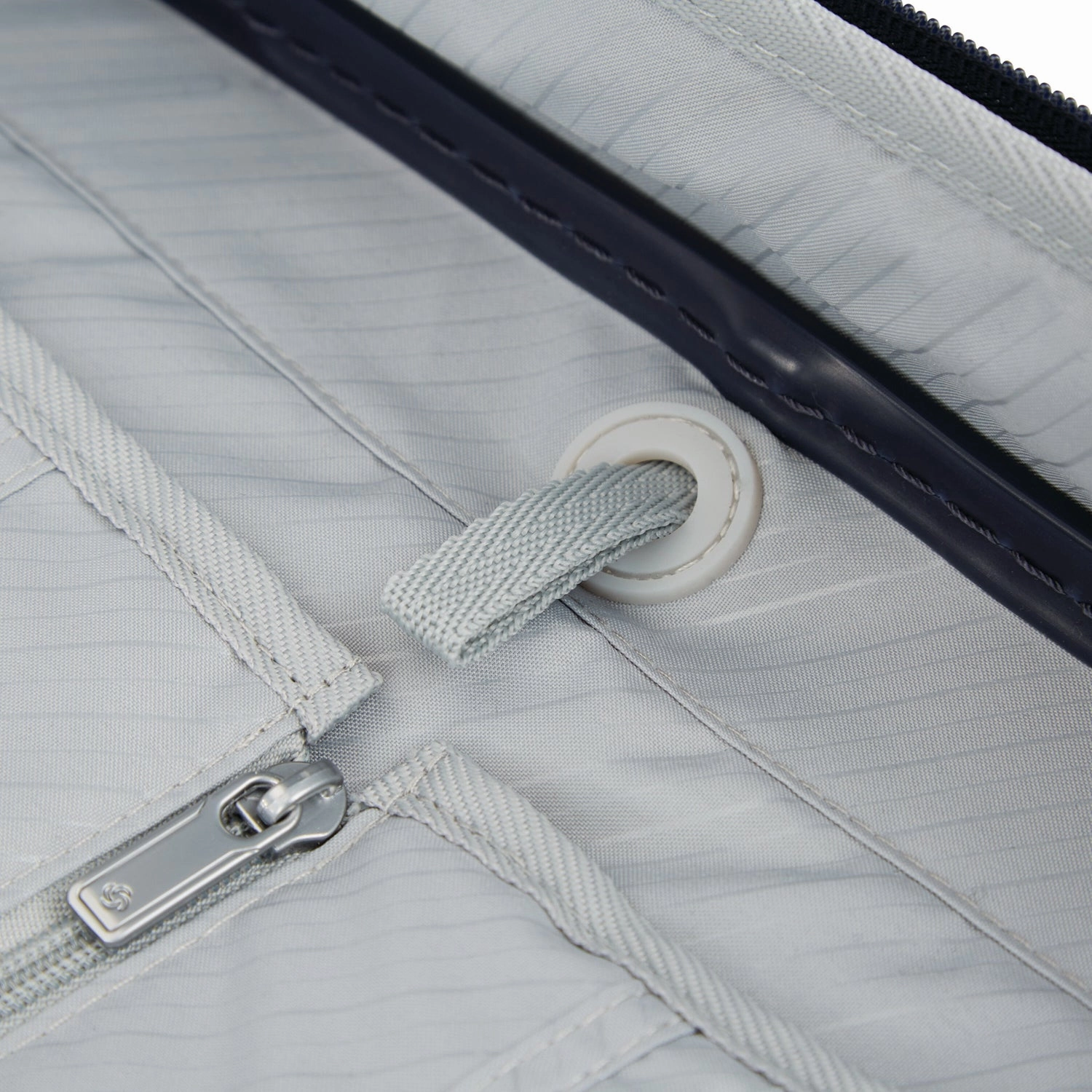 Samsonite Elevation? Plus Medium Glider Spinner