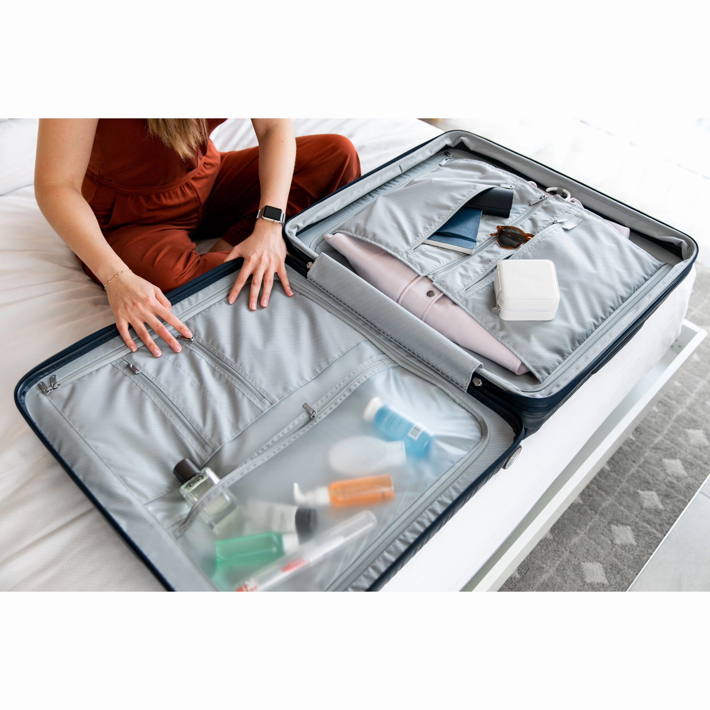 Samsonite Elevation? Plus Medium Glider Spinner