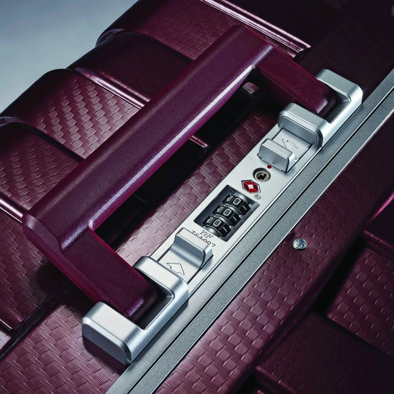 Samsonite Framelock 25" 4-Wheel Medium Luggage