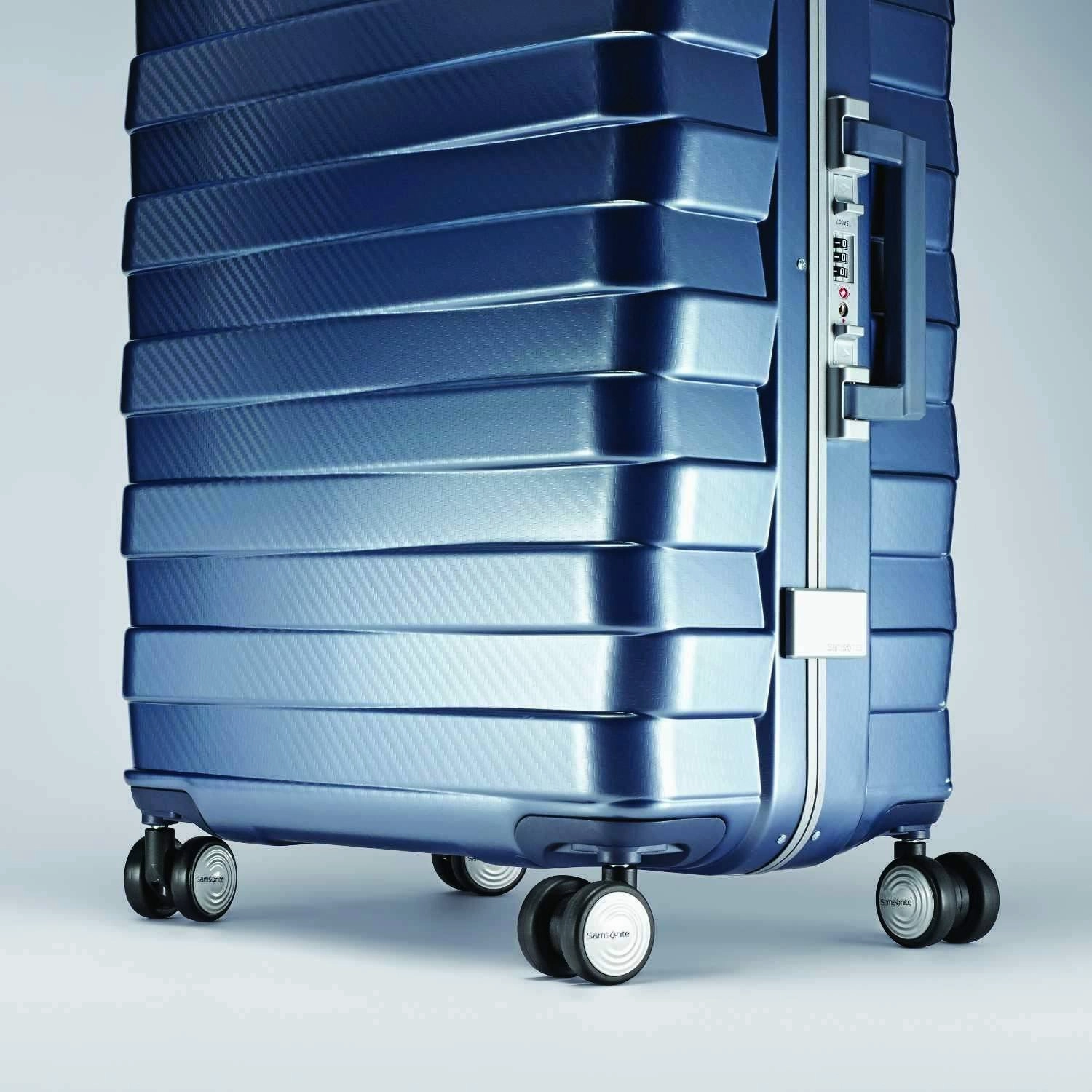 Samsonite Framelock 25" 4-Wheel Medium Luggage
