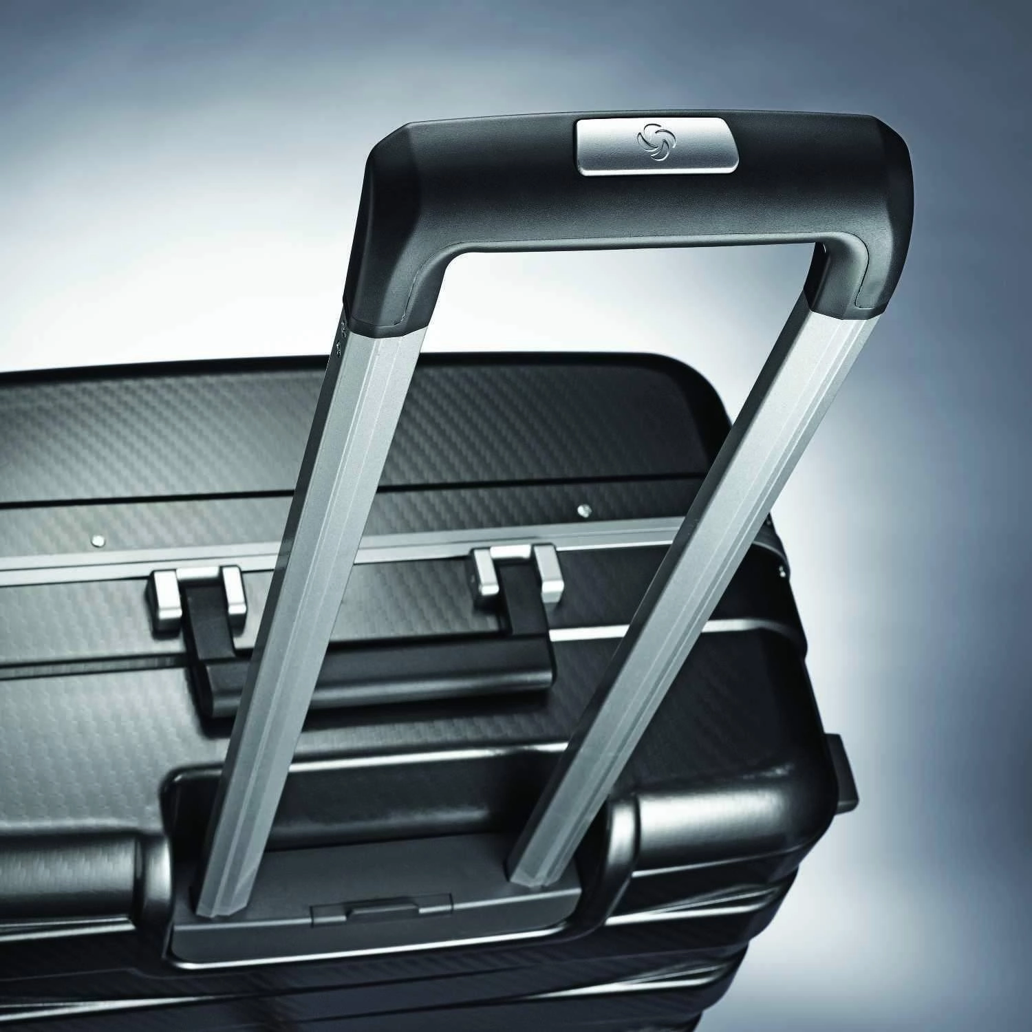 Samsonite Framelock 25" 4-Wheel Medium Luggage