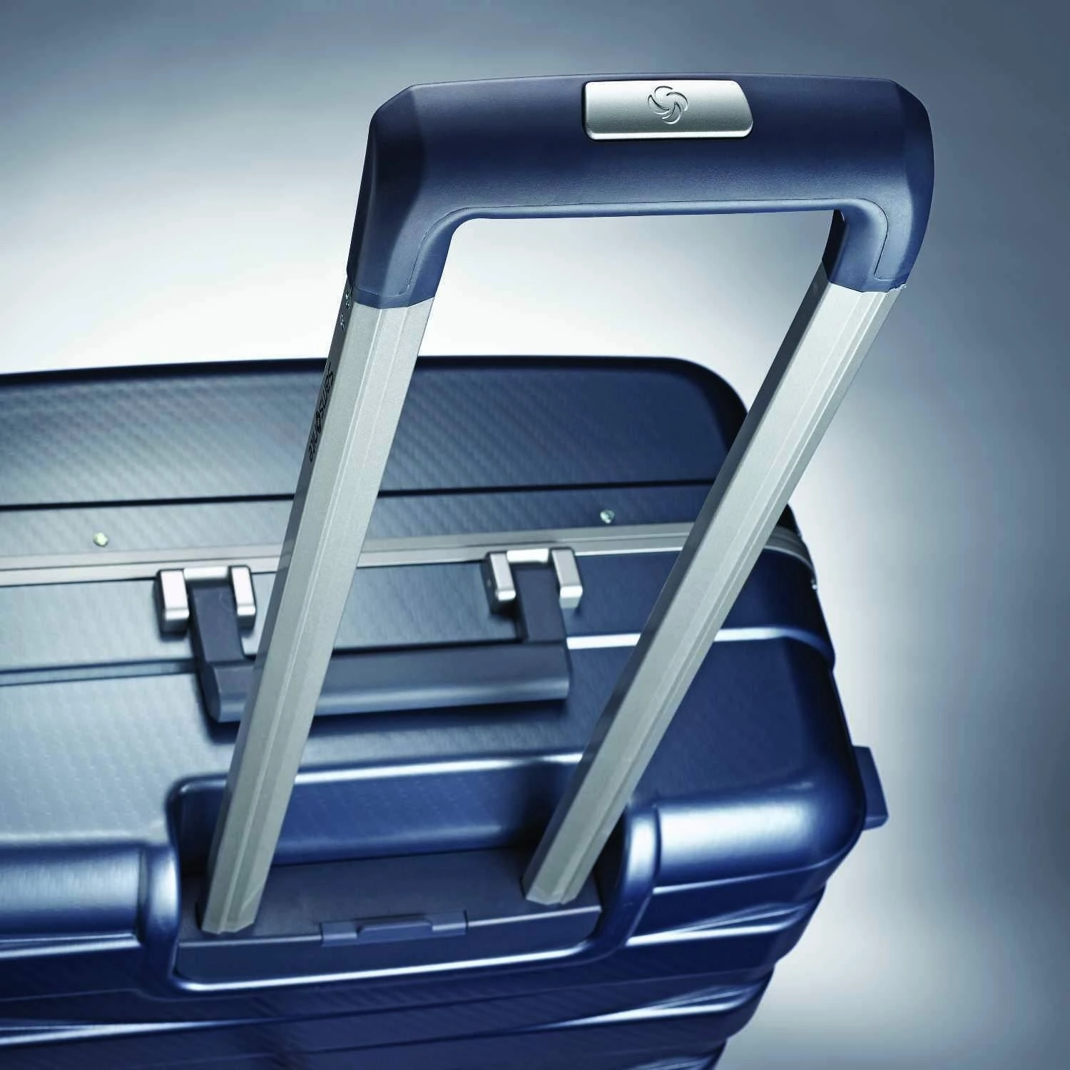 Samsonite Framelock 25" 4-Wheel Medium Luggage