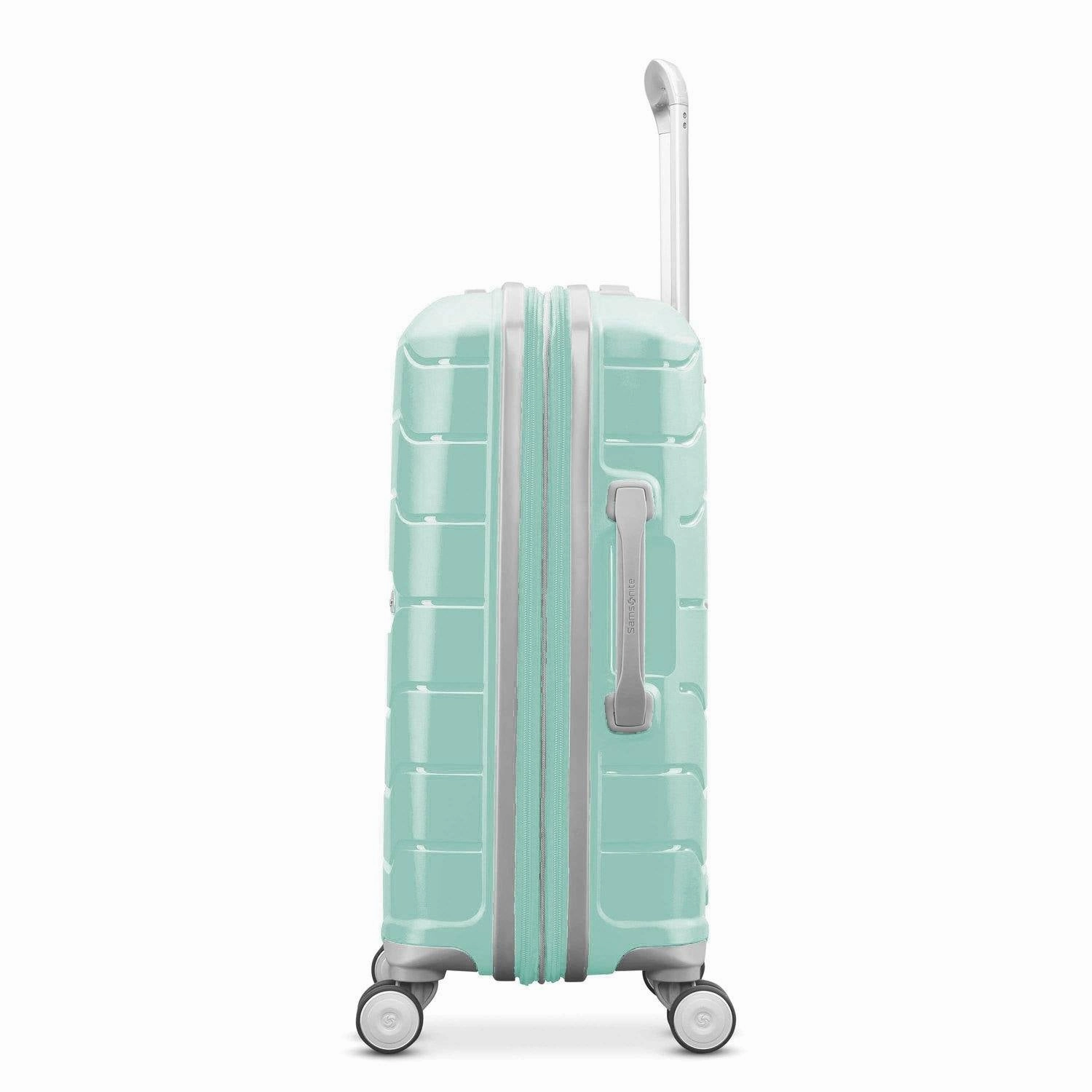 Samsonite Freeform 21" 4-Wheel Carry-On Luggage