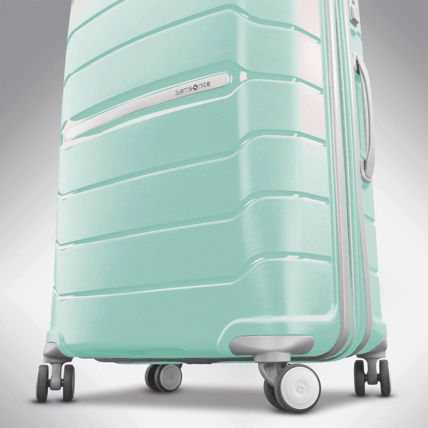 Samsonite Freeform 21" 4-Wheel Carry-On Luggage
